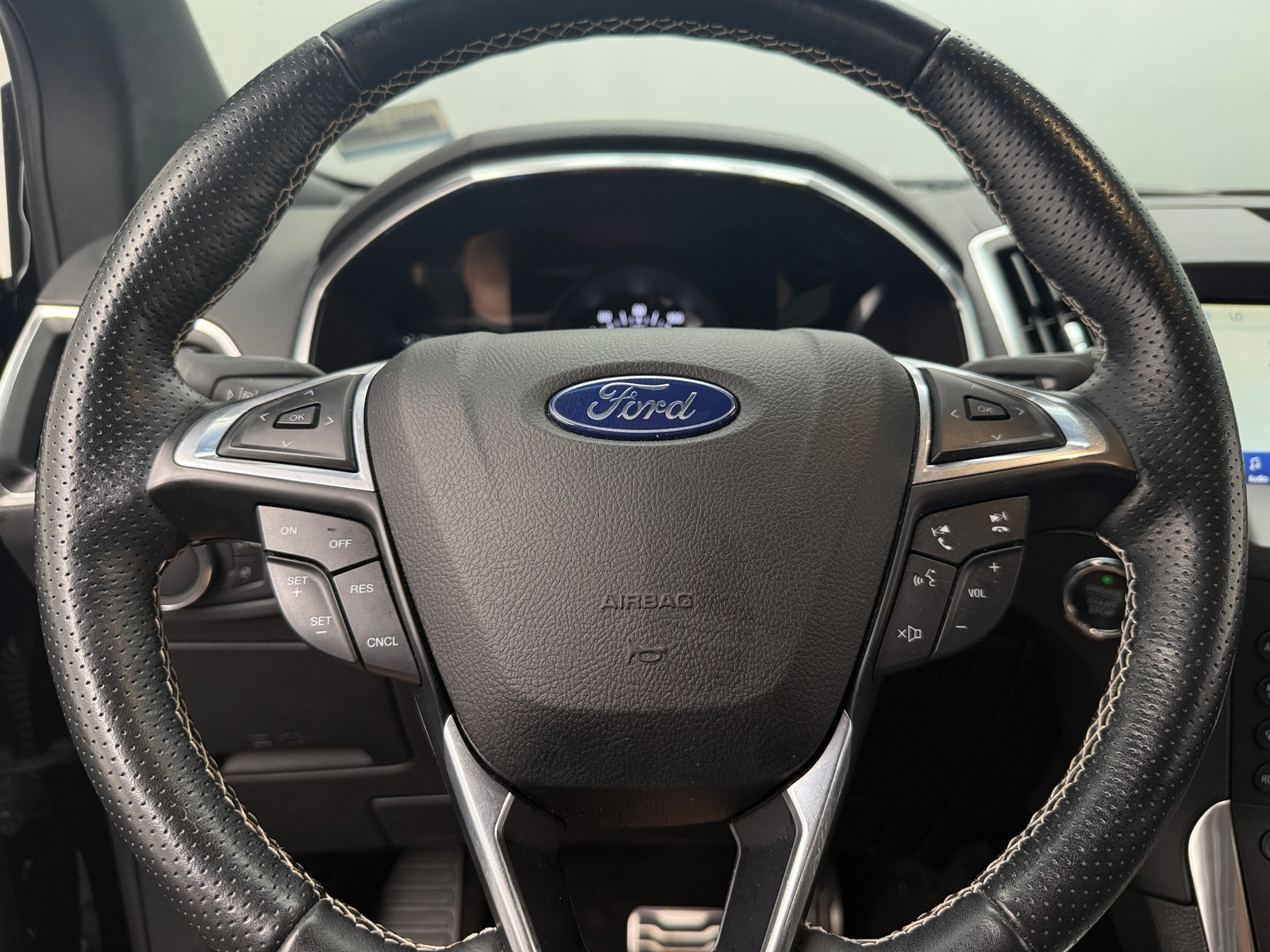 Thumbnail: 2020 Ford Edge - 4