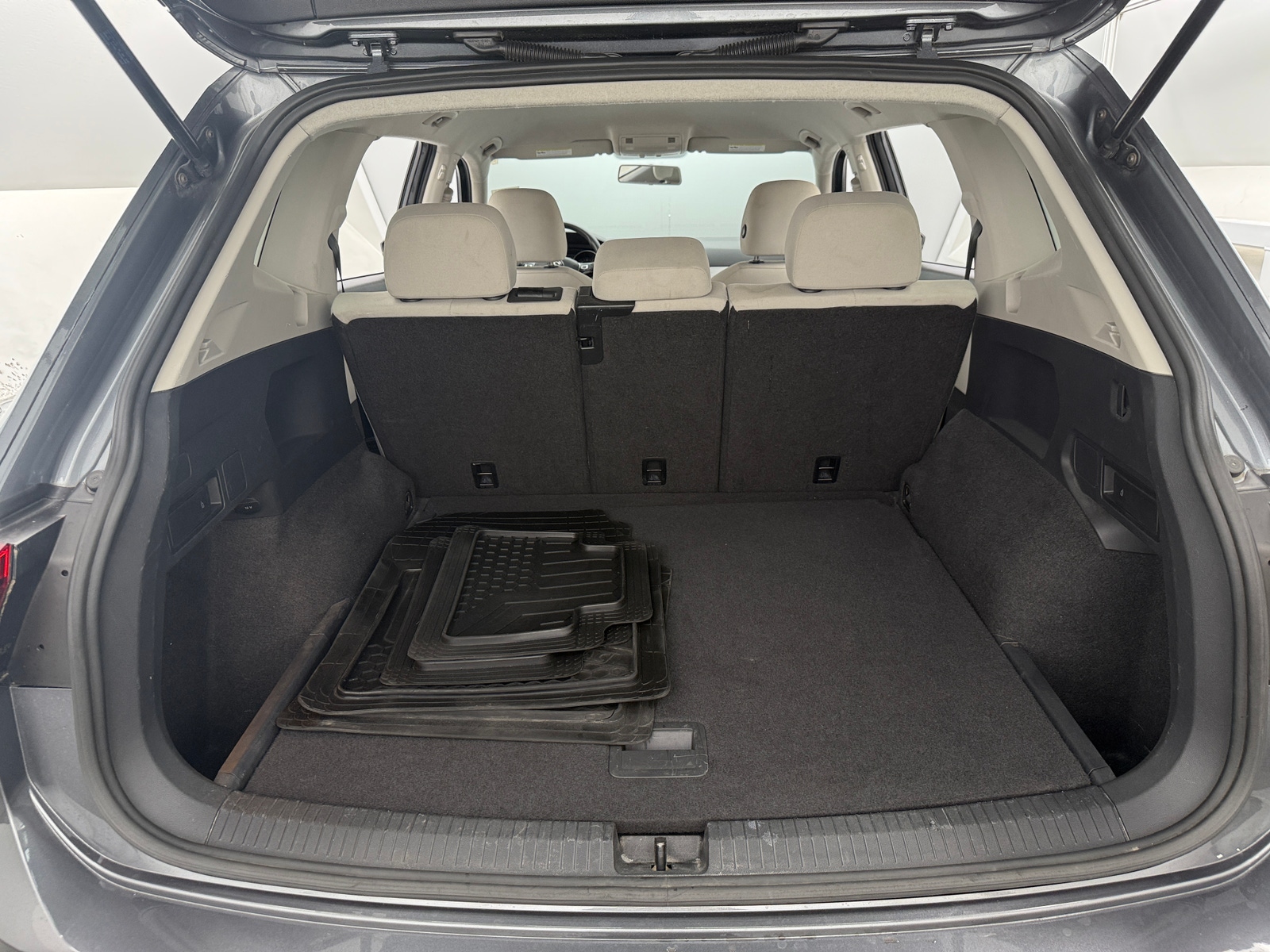 Thumbnail: 2019 Volkswagen Tiguan - 7