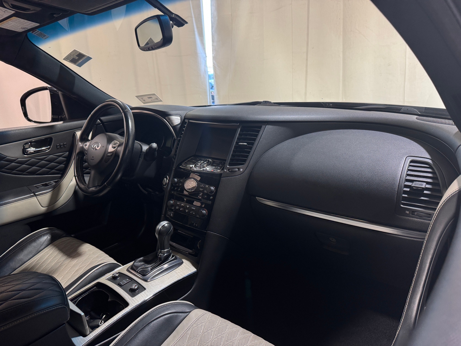 Thumbnail: 2017 INFINITI QX70 - 2
