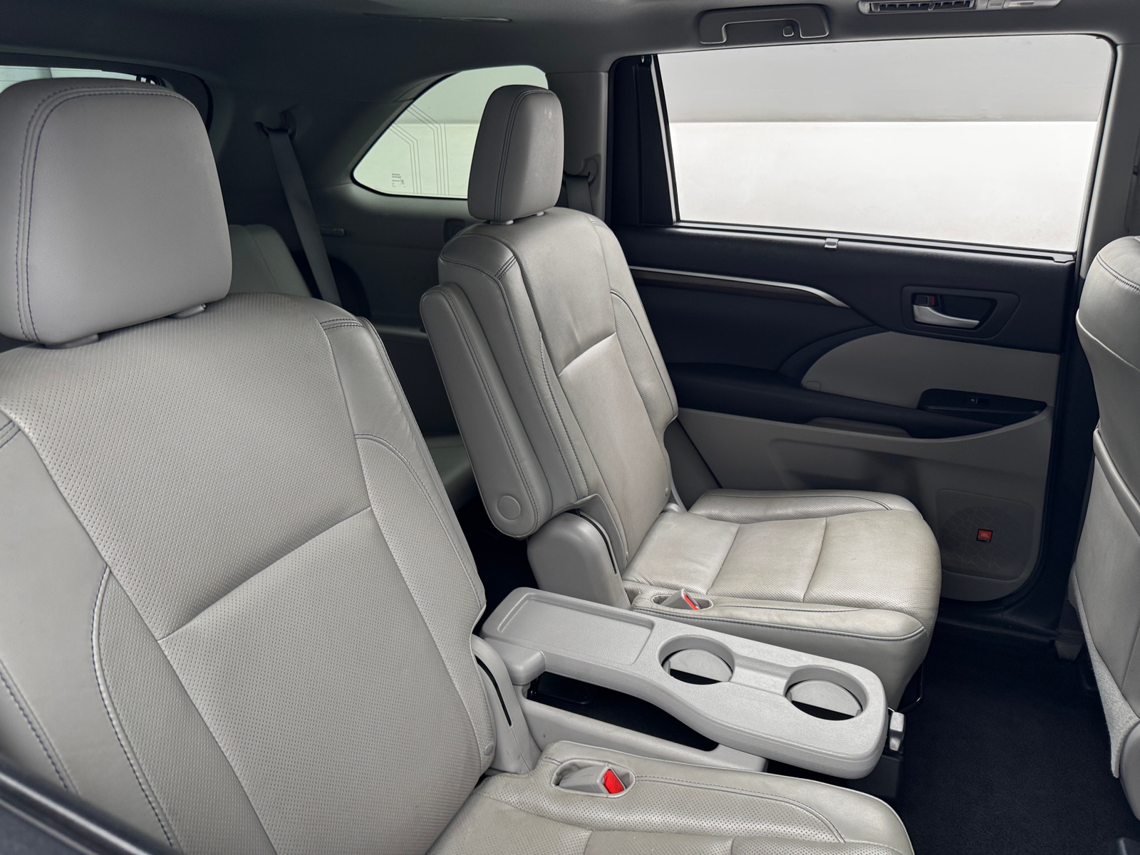 Thumbnail: 2014 Toyota Highlander - 5