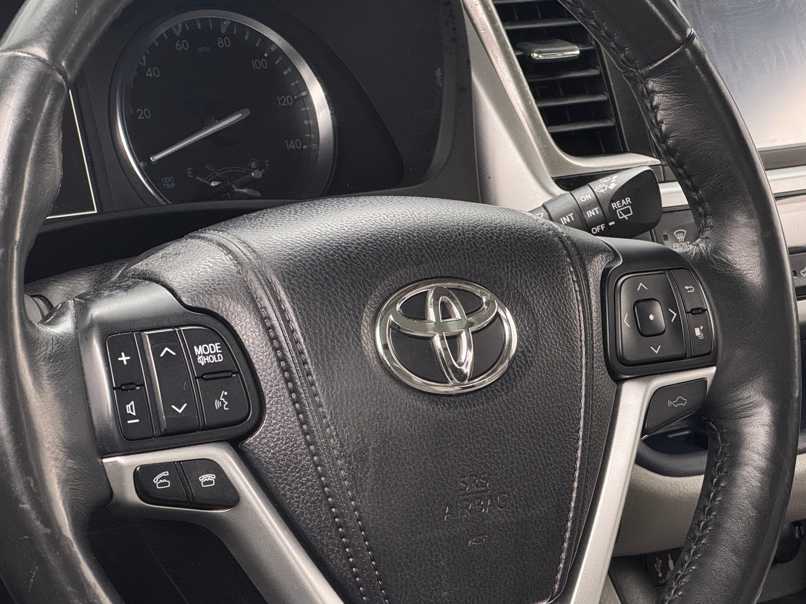 Thumbnail: 2014 Toyota Highlander - 4