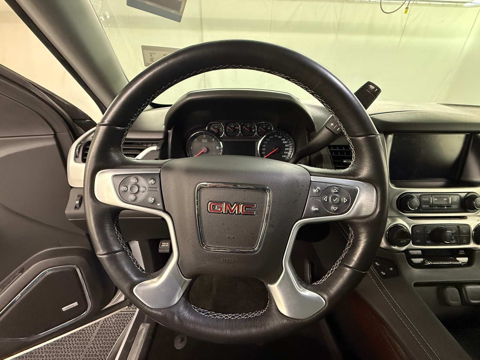 Thumbnail: 2018 GMC Yukon - 4