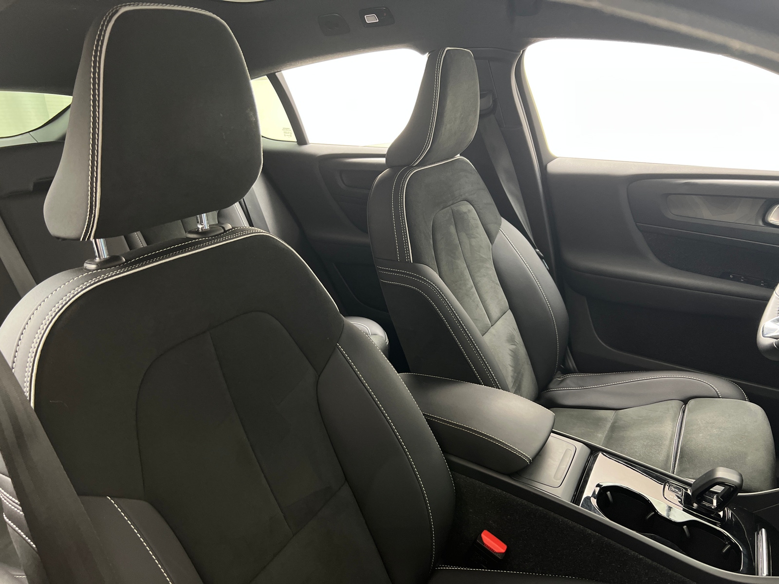Thumbnail: 2023 Volvo C40 - 2