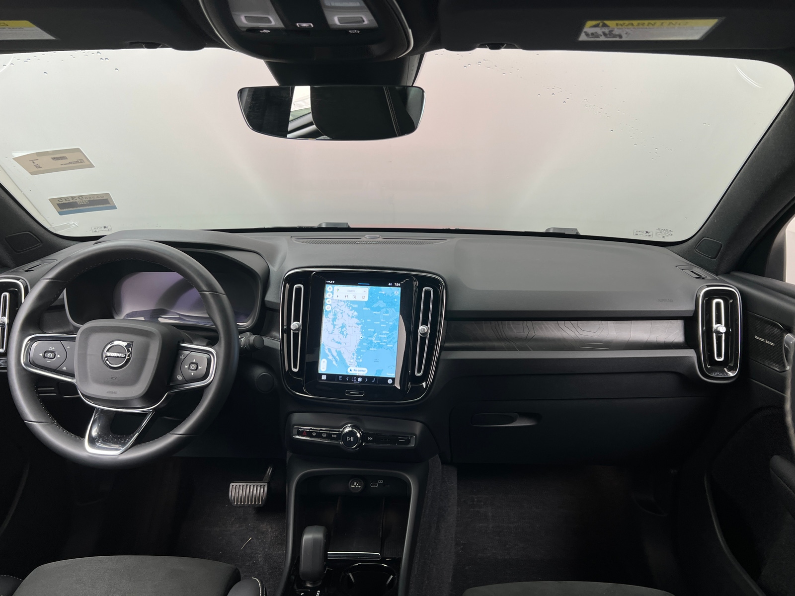 Thumbnail: 2023 Volvo C40 - 3