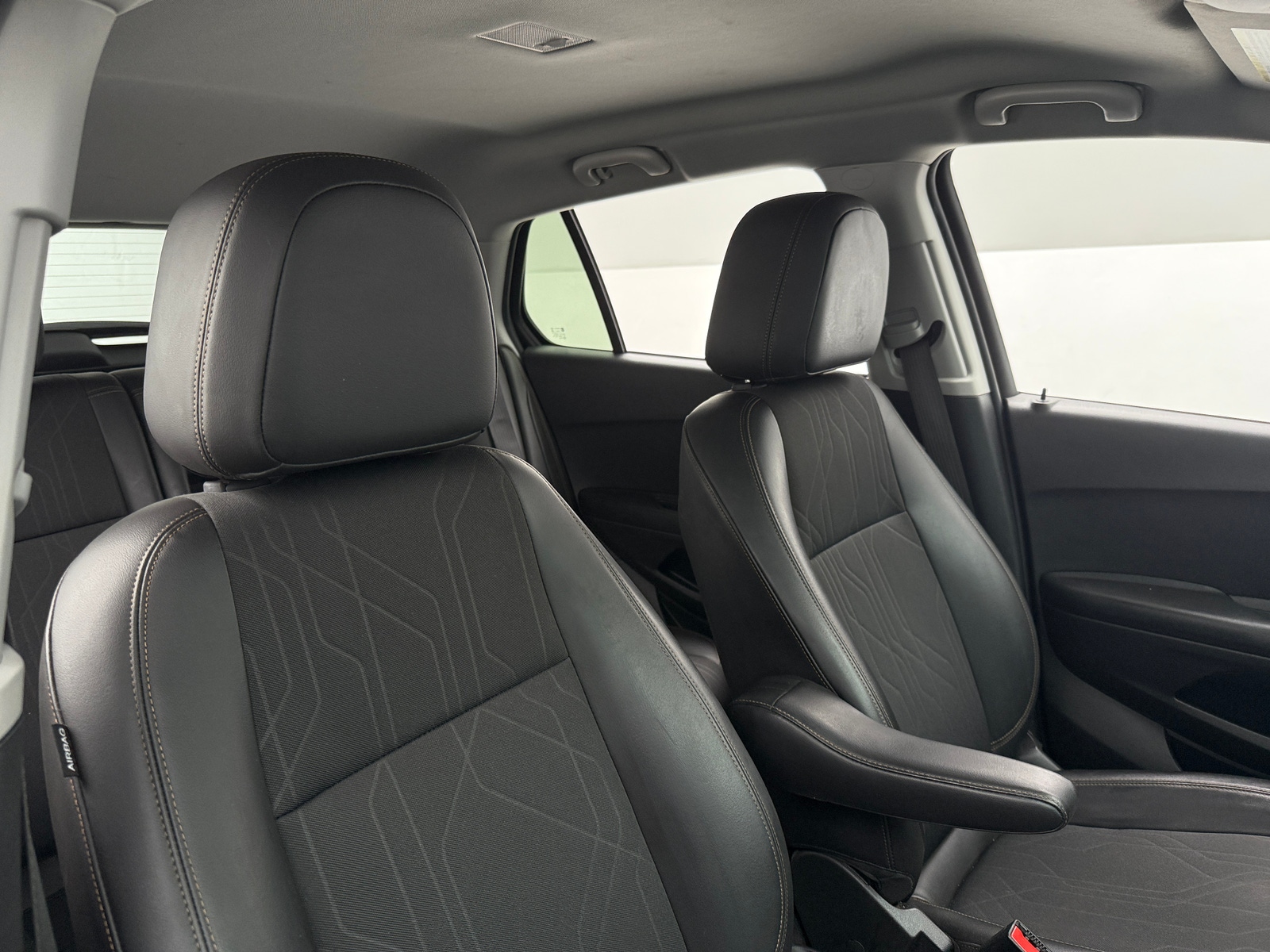 Thumbnail: 2022 Chevrolet Trax - 2