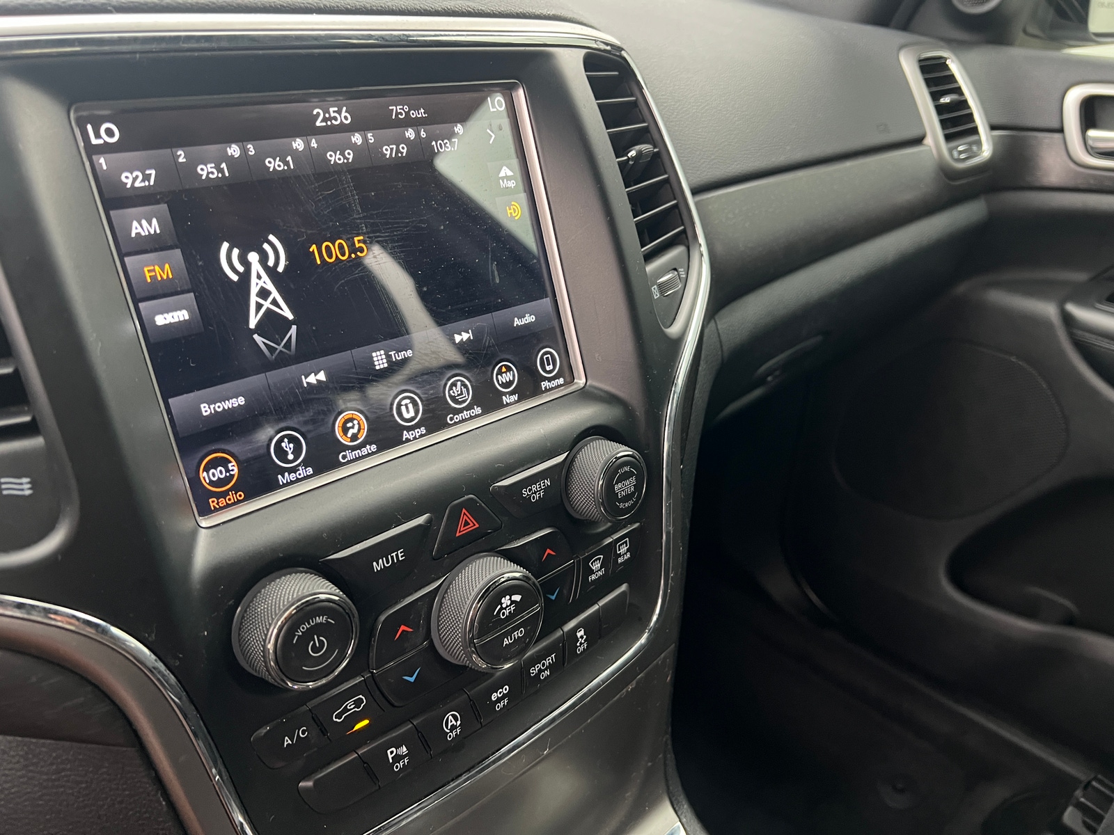 Thumbnail: 2018 Jeep Grand Cherokee - 3