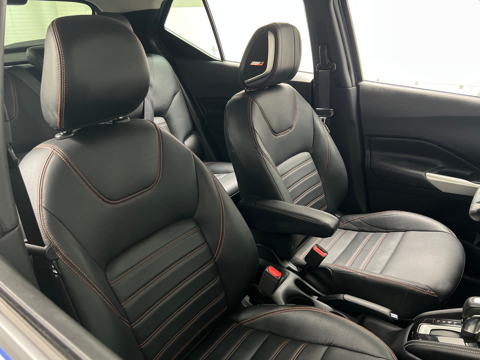 Thumbnail: 2019 Nissan Kicks - 2