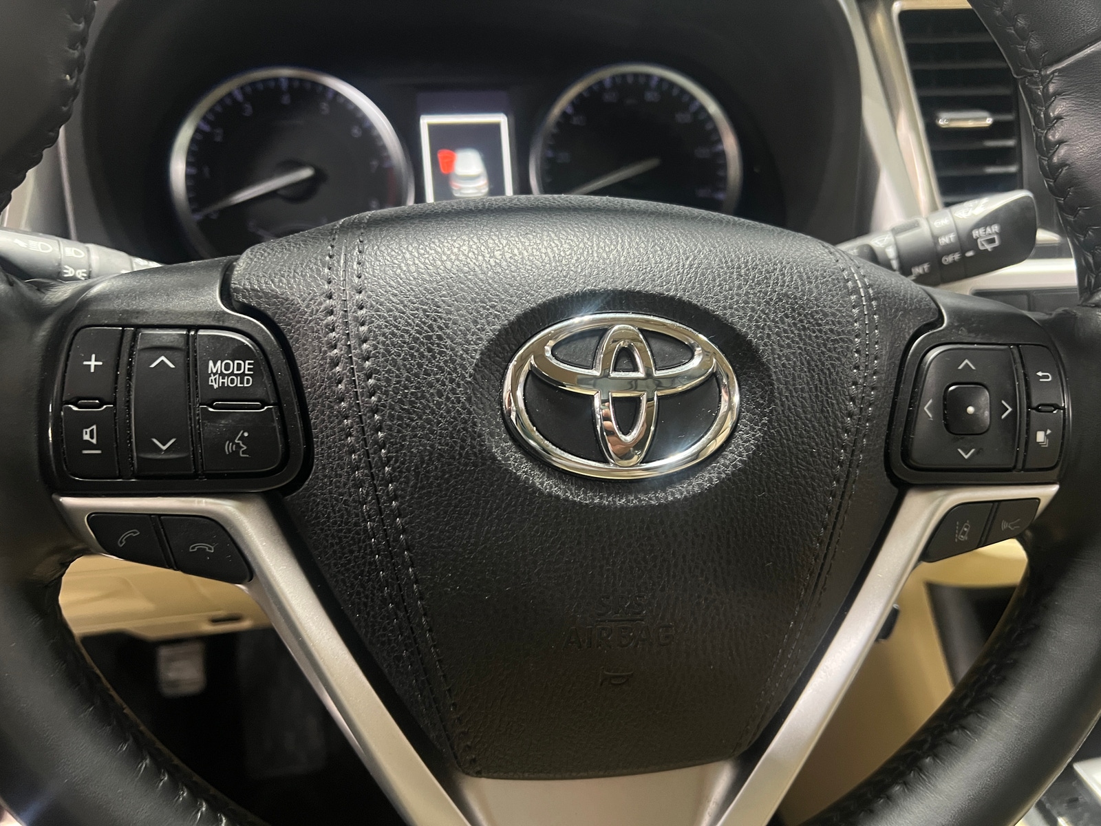 Thumbnail: 2019 Toyota Highlander - 4