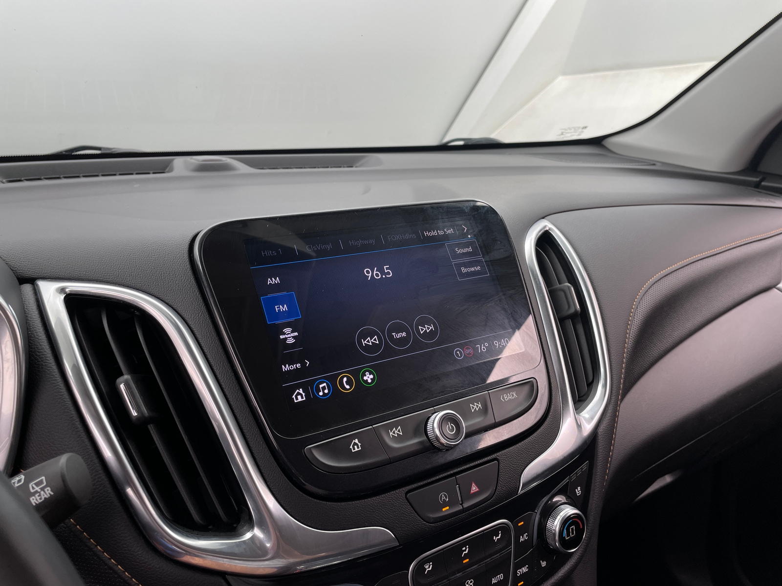 Thumbnail: 2022 Chevrolet Equinox - 4