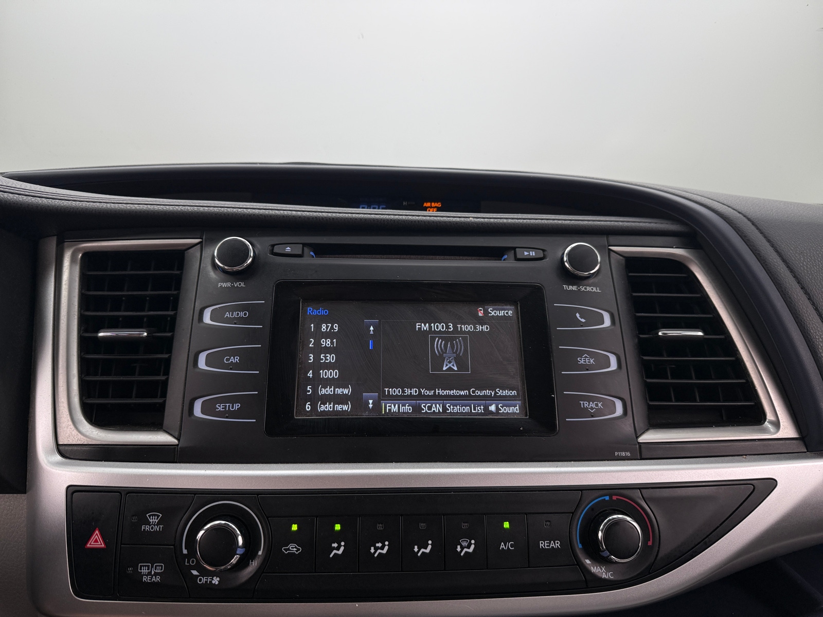 Thumbnail: 2019 Toyota Highlander - 4