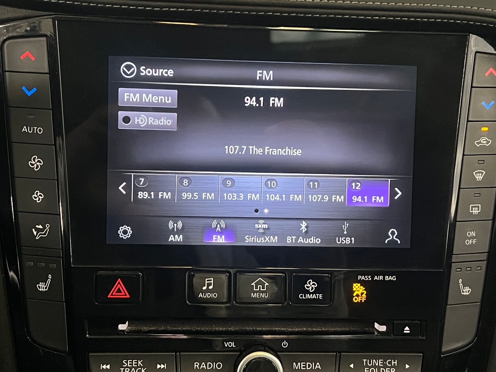 Thumbnail: 2023 INFINITI QX50 - 3