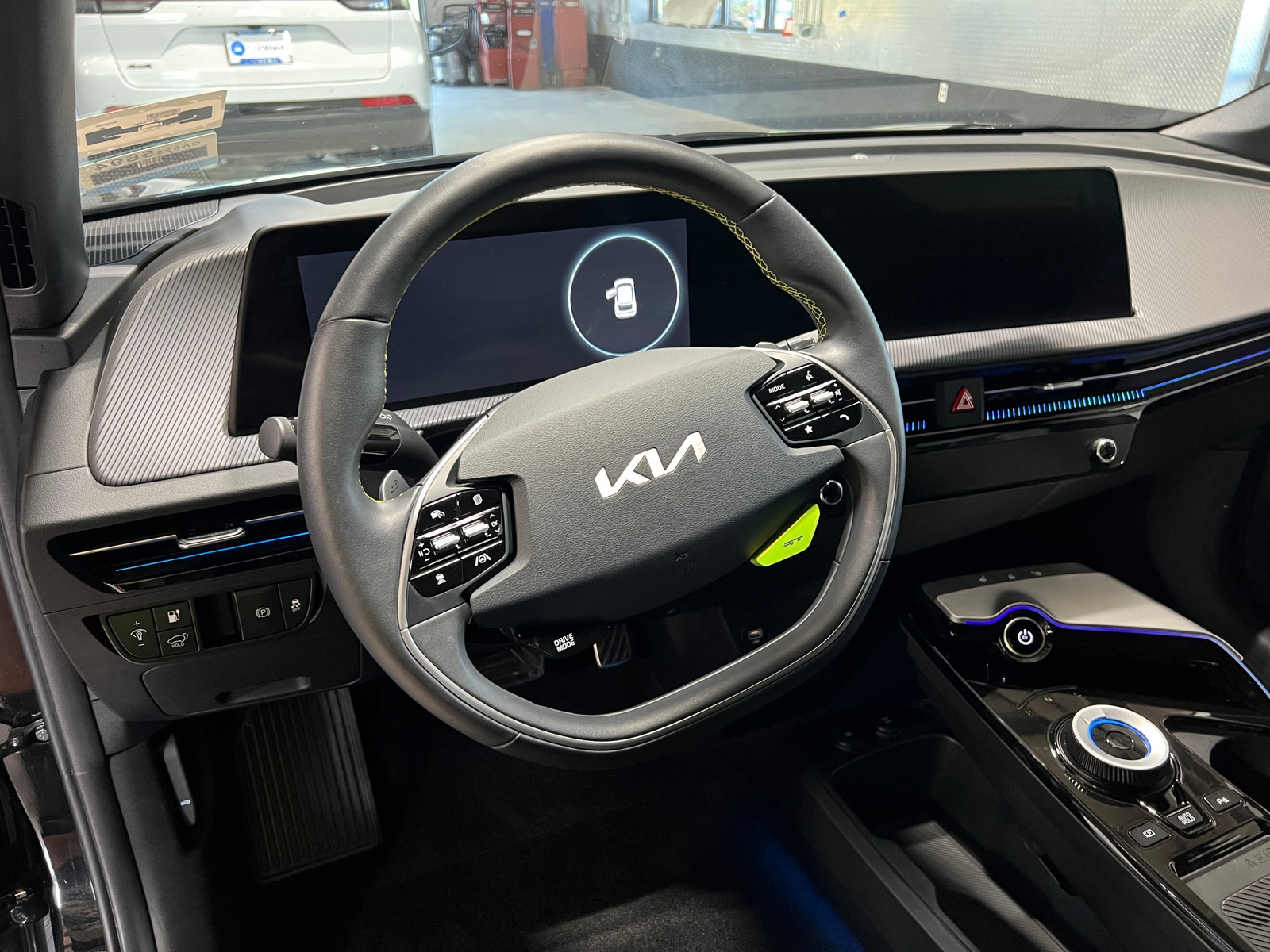 Thumbnail: 2023 Kia EV6 - 4
