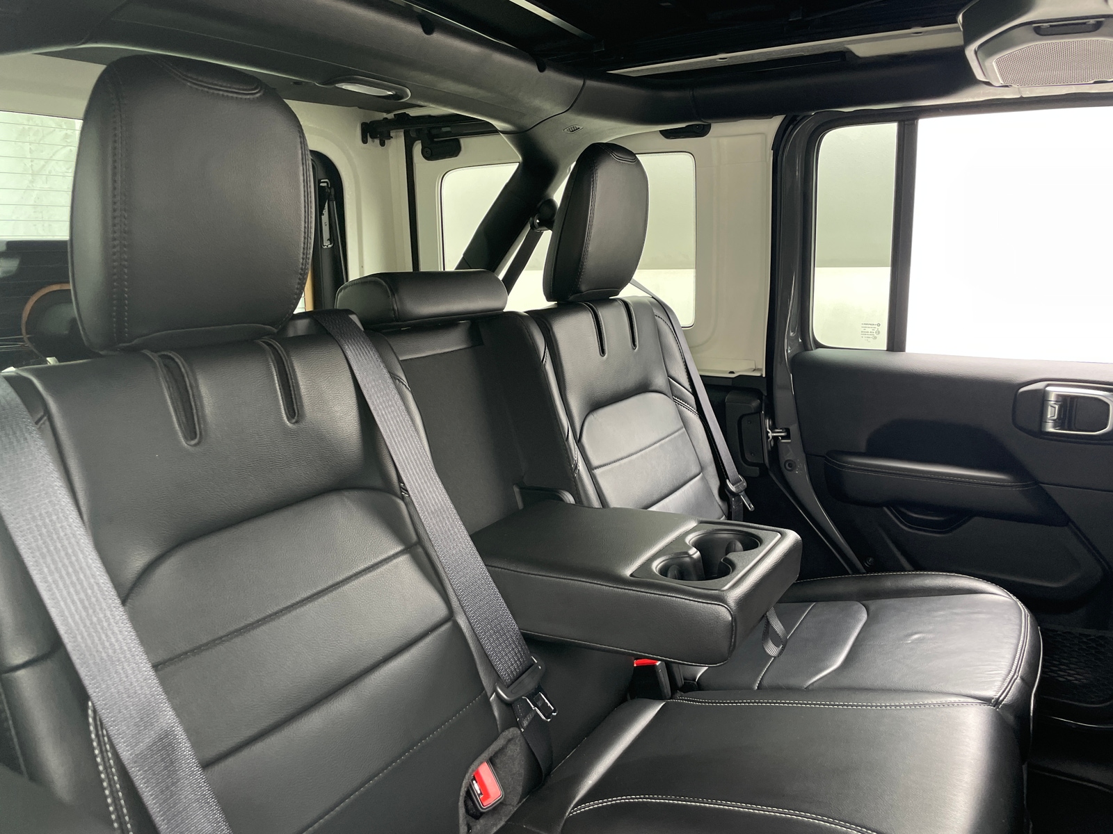Thumbnail: 2022 Jeep Wrangler - 6