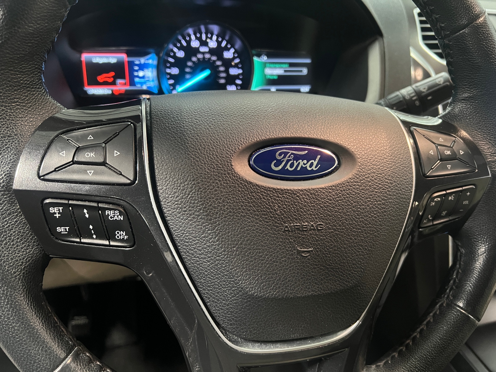 Thumbnail: 2019 Ford Explorer - 4