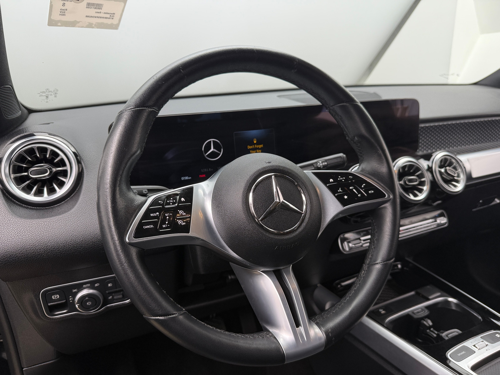 Thumbnail: 2024 Mercedes-Benz GLB - 4