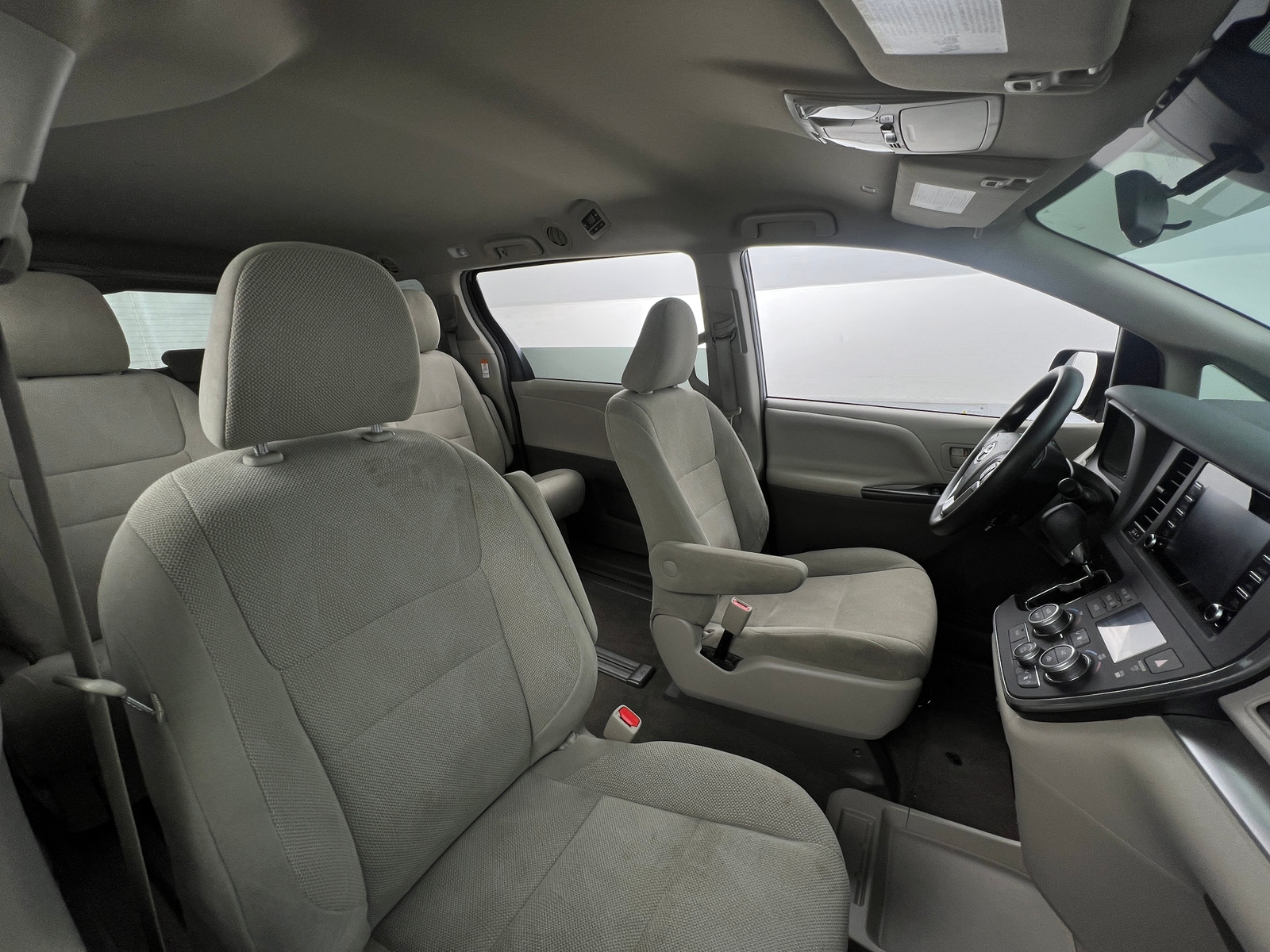 Thumbnail: 2019 Toyota Sienna - 2