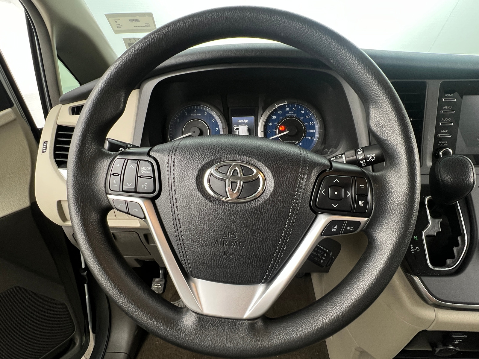 Thumbnail: 2019 Toyota Sienna - 5