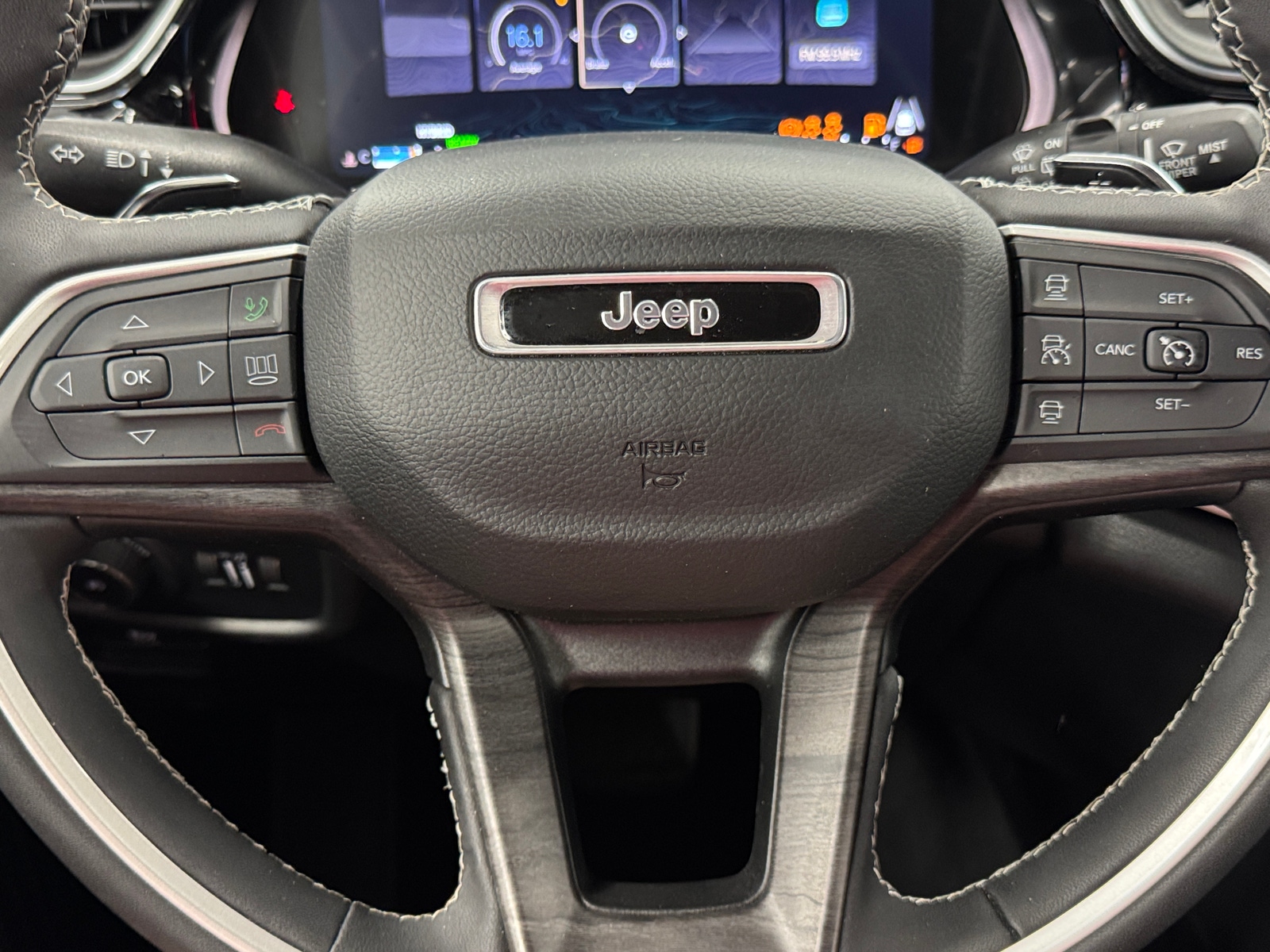 Thumbnail: 2022 Jeep Grand Cherokee - 4