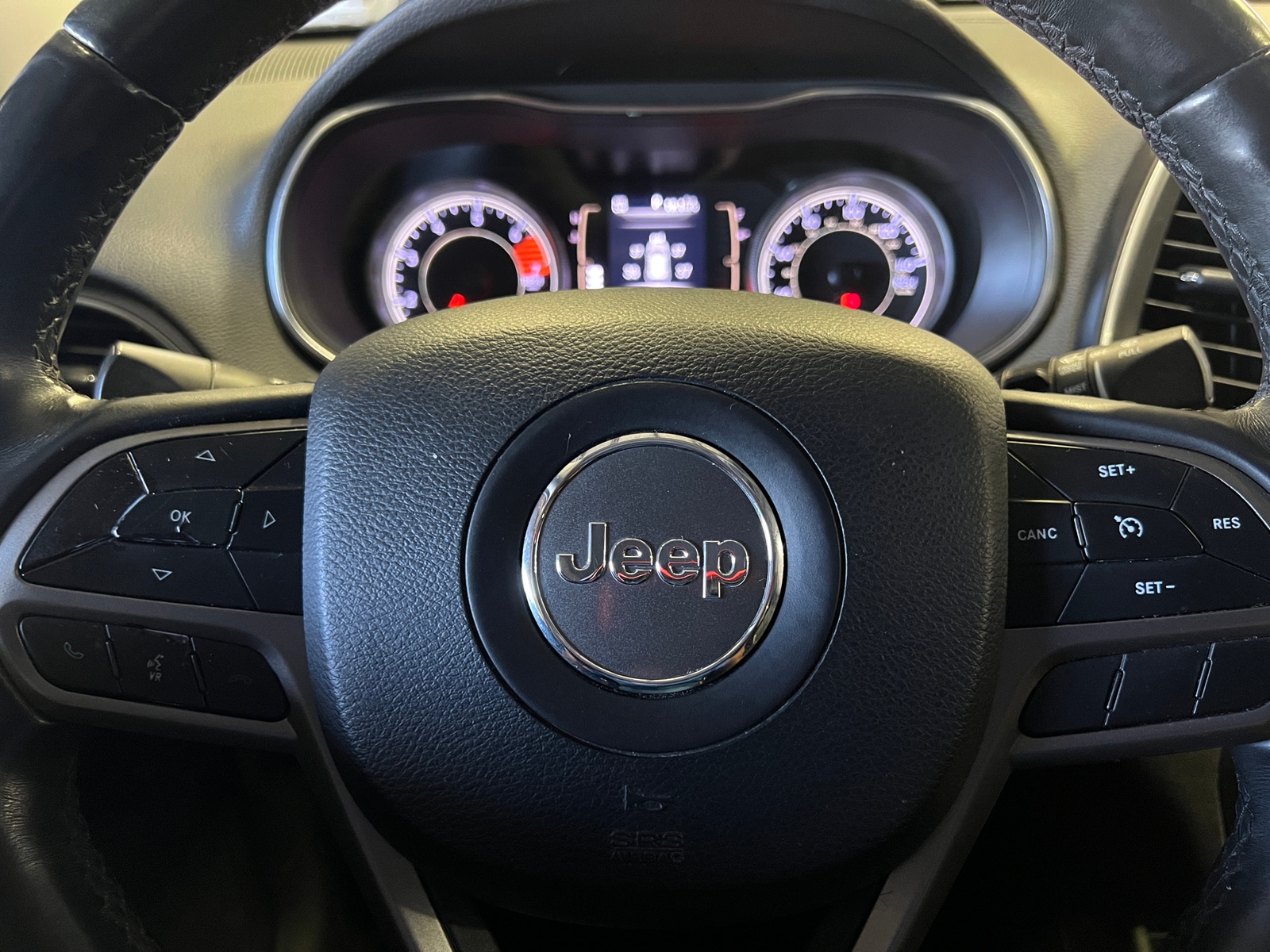 Thumbnail: 2019 Jeep Cherokee - 5