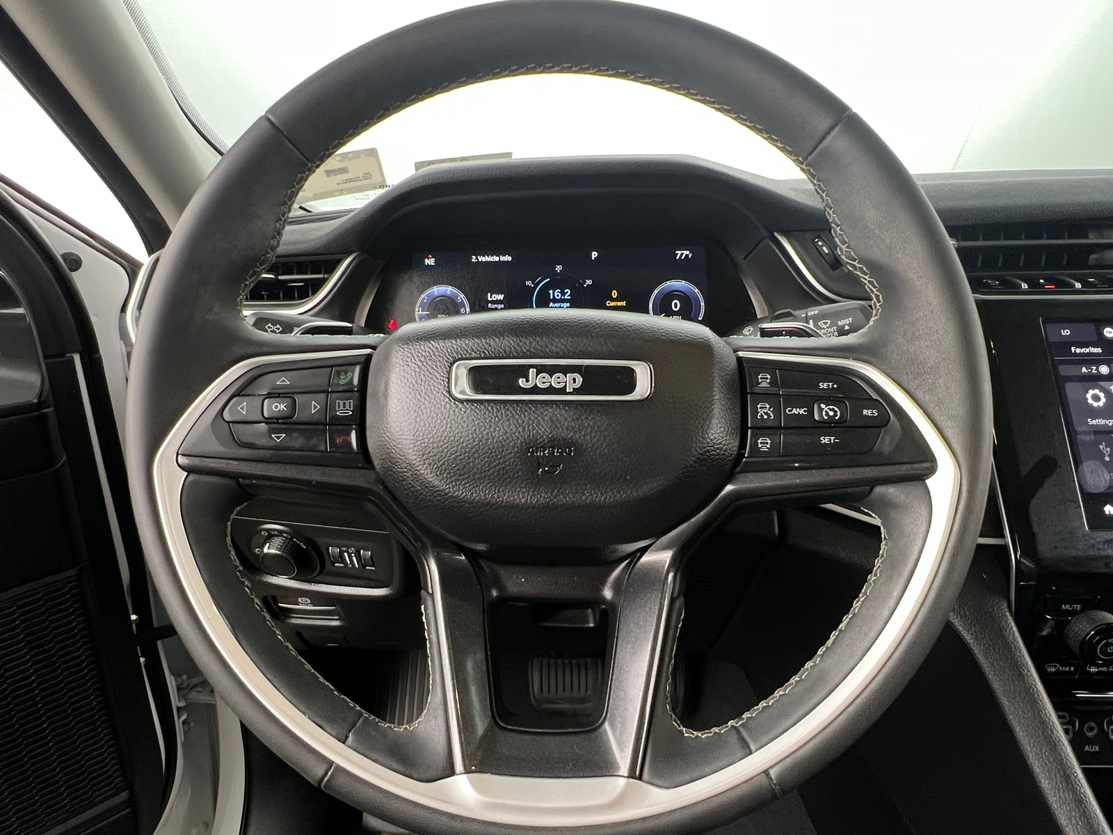 Thumbnail: 2023 Jeep Grand Cherokee L - 5