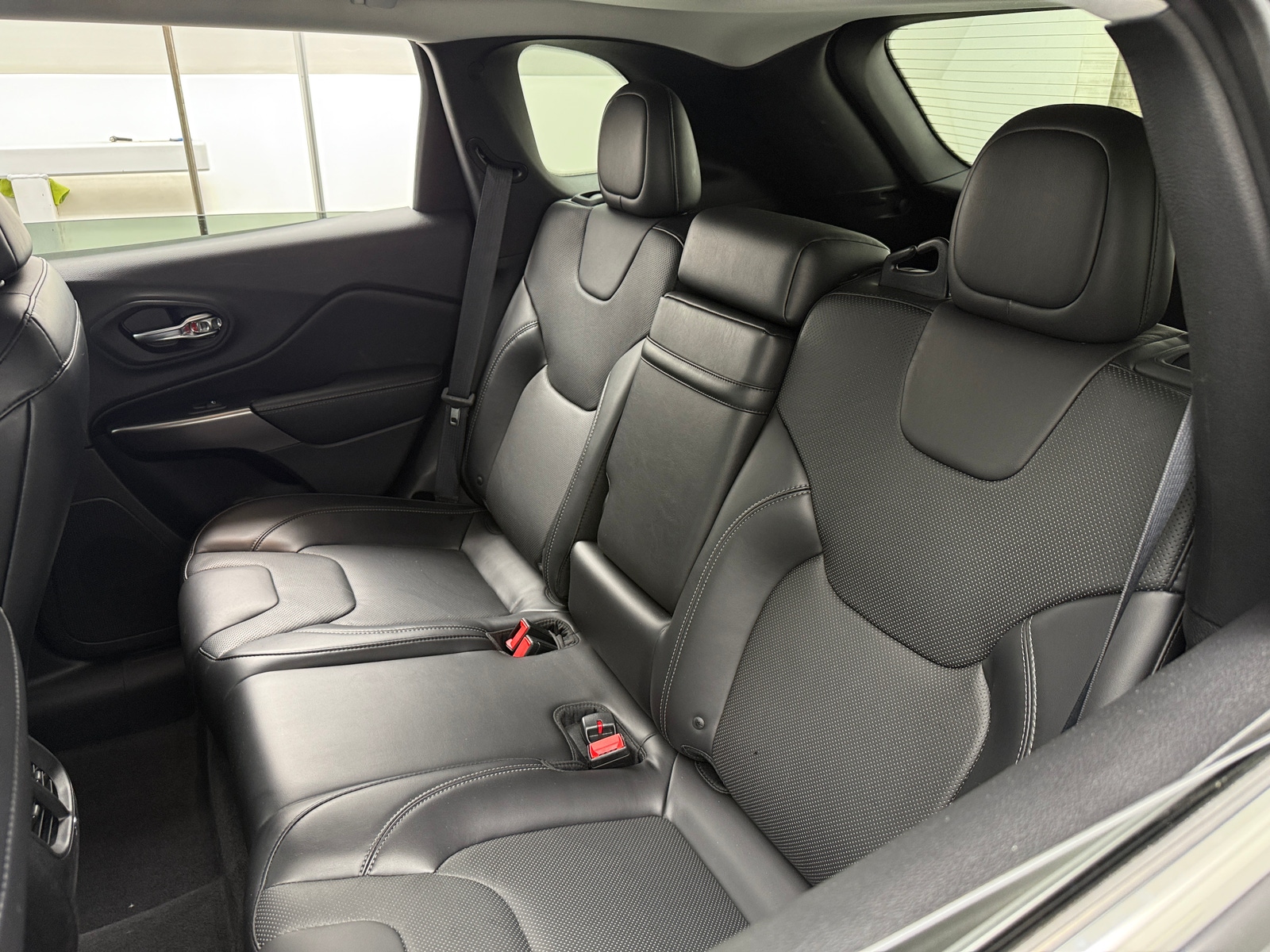Thumbnail: 2019 Jeep Cherokee - 5