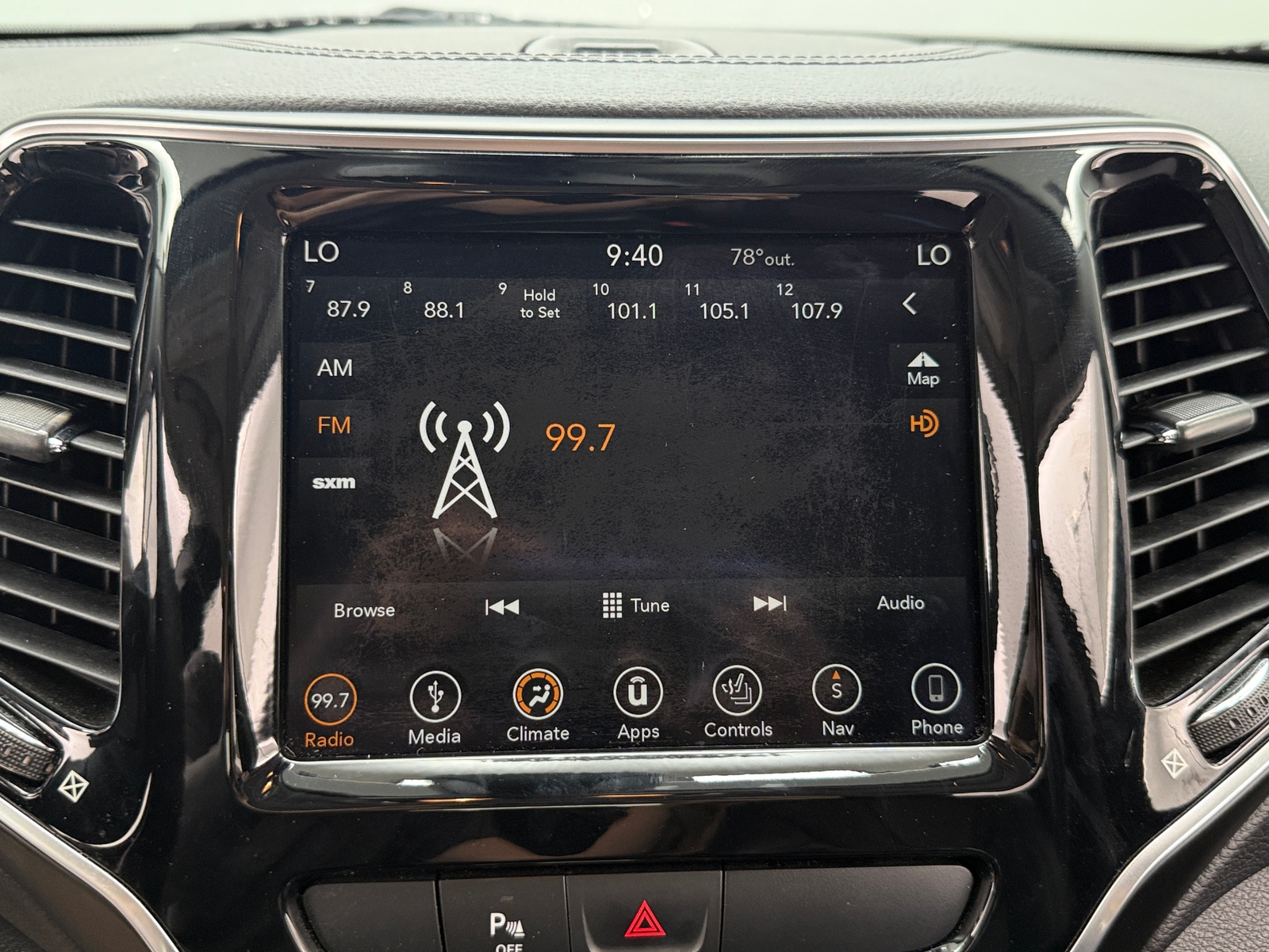 Thumbnail: 2019 Jeep Cherokee - 3