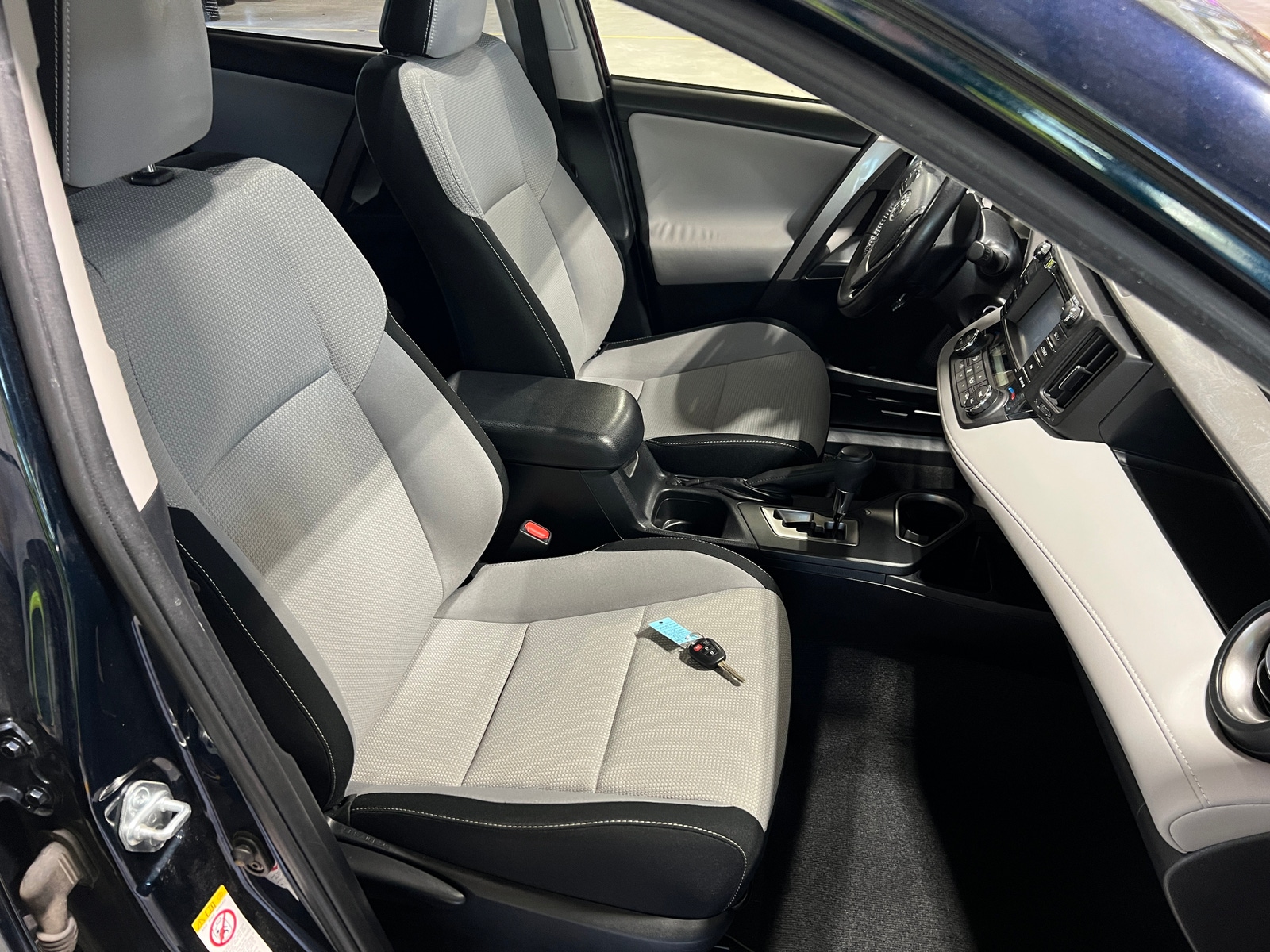 Thumbnail: 2017 Toyota RAV4 - 2