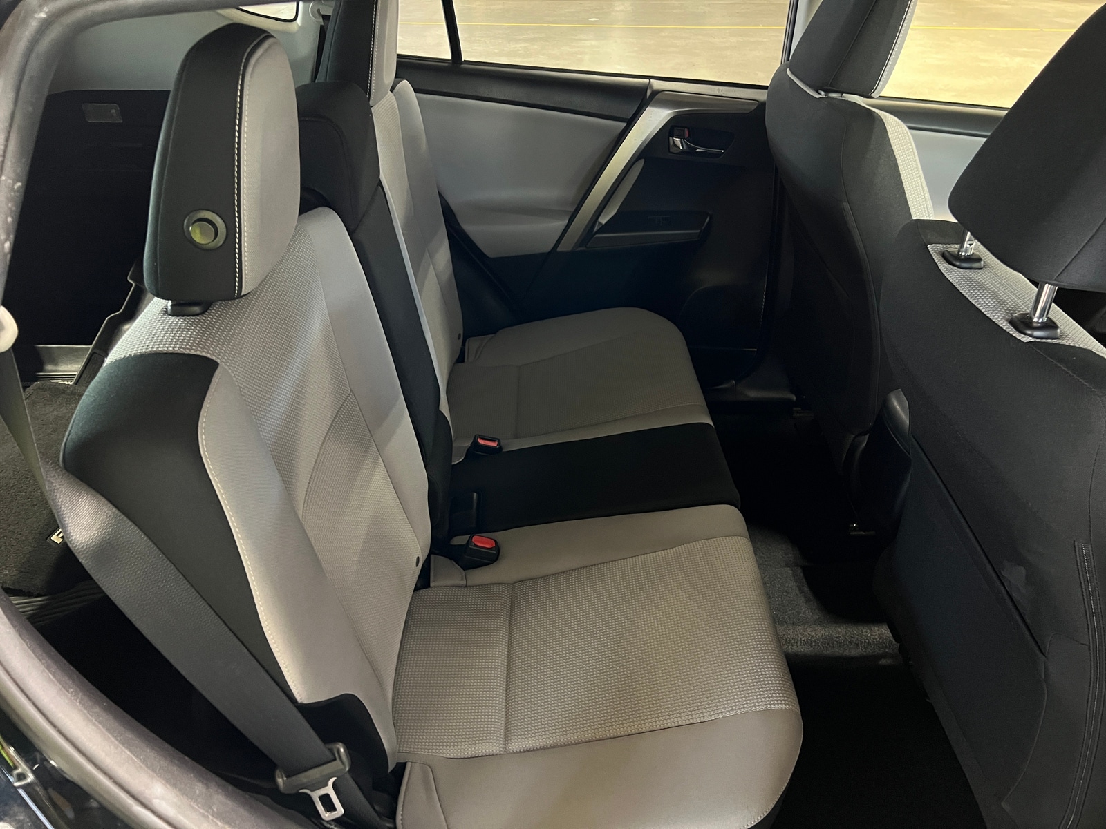 Thumbnail: 2017 Toyota RAV4 - 6