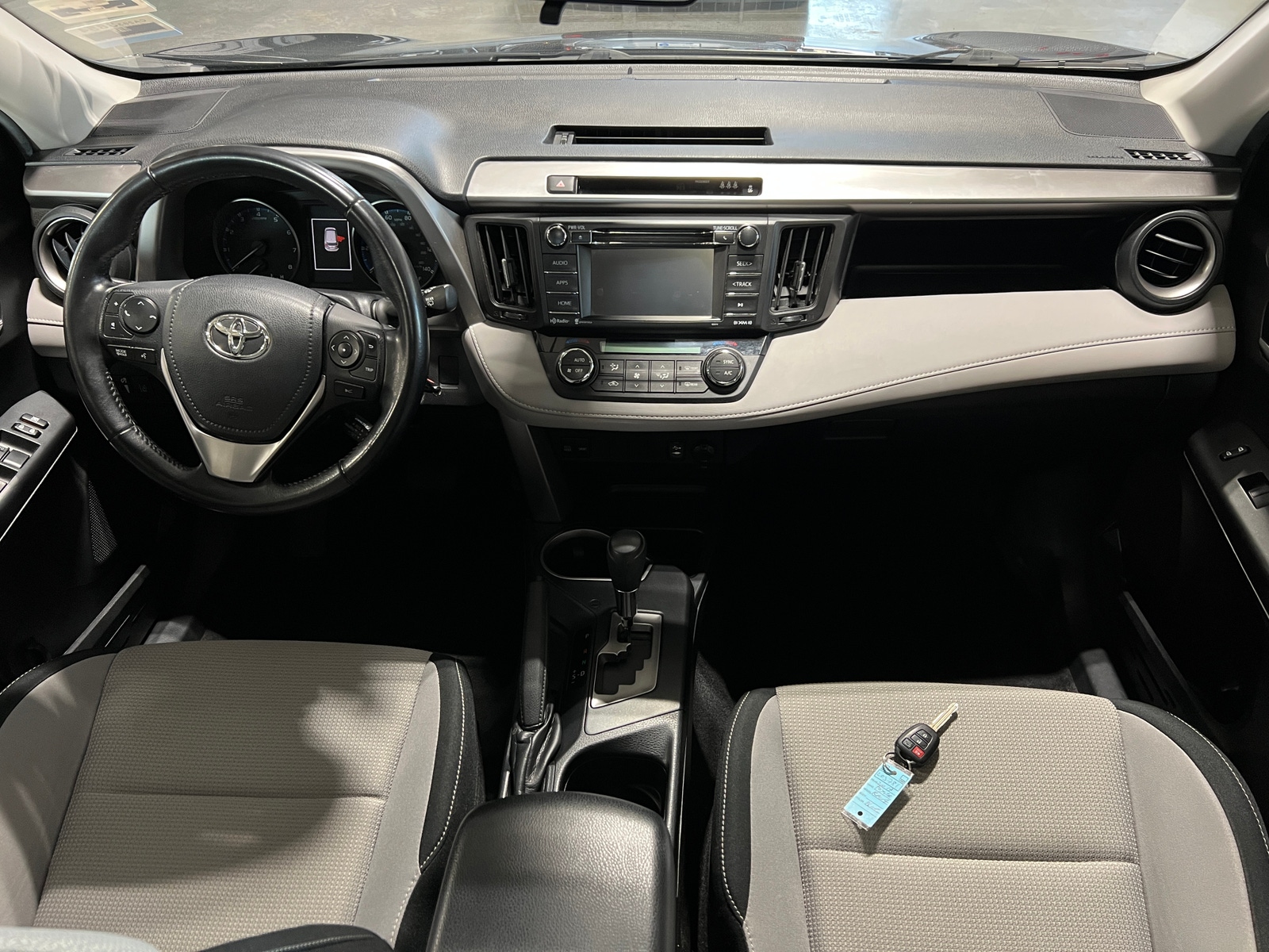 Thumbnail: 2017 Toyota RAV4 - 3