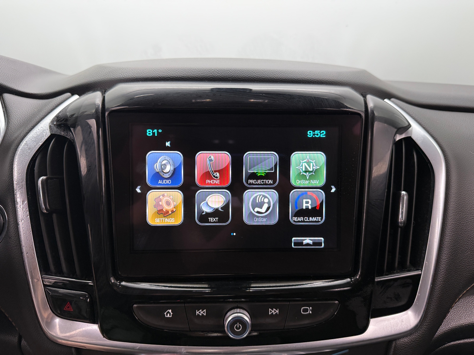 Thumbnail: 2019 Chevrolet Traverse - 4