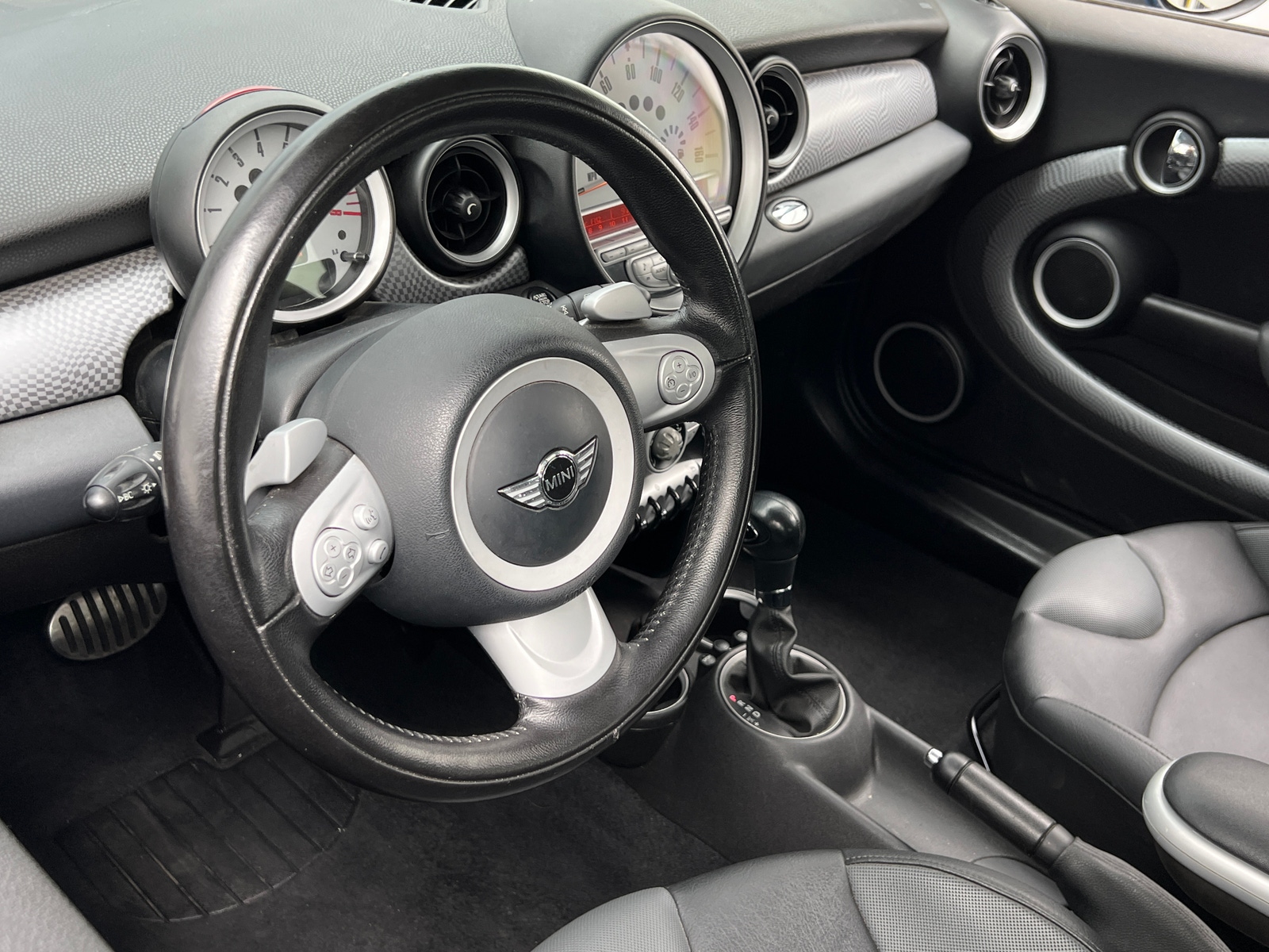 Thumbnail: 2010 MINI Cooper Clubman - 4