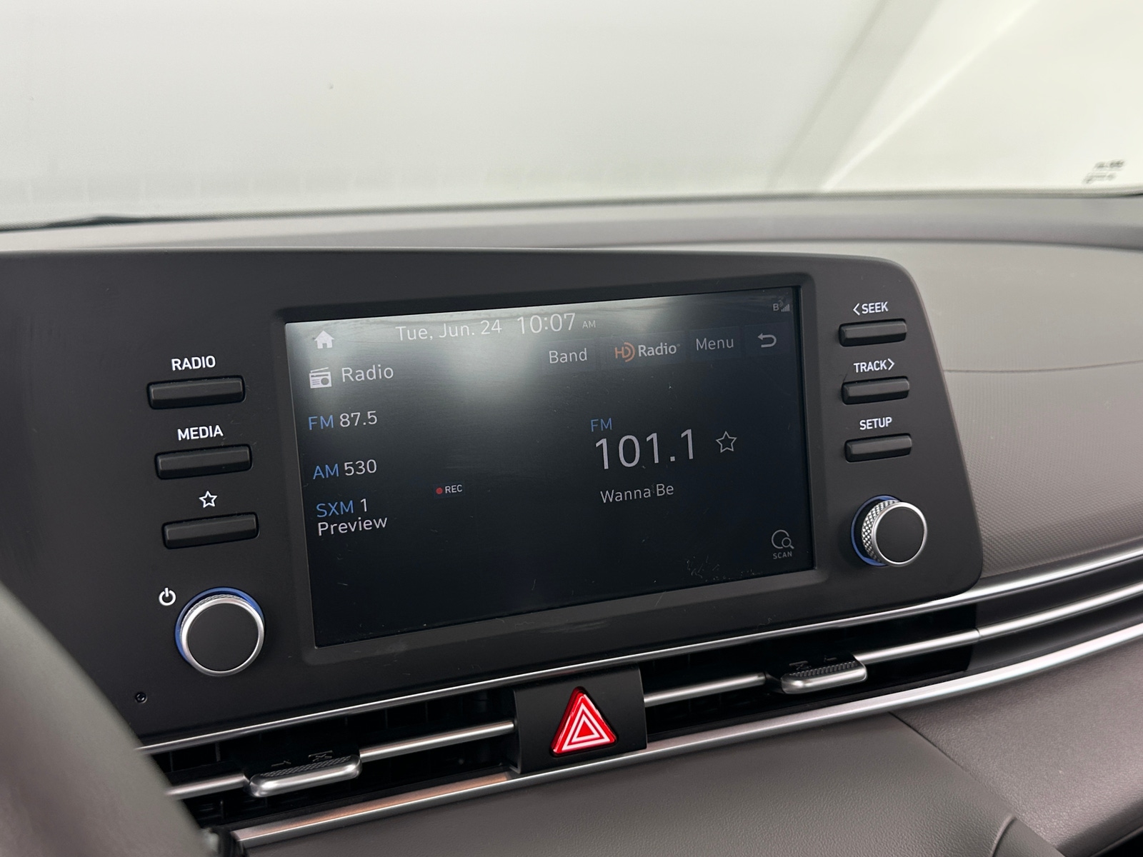 Thumbnail: 2023 Hyundai Elantra - 4