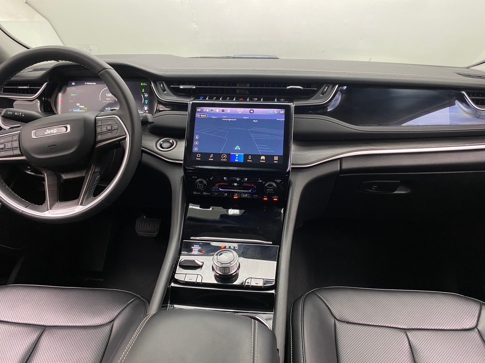 Thumbnail: 2023 Jeep Grand Cherokee - 3