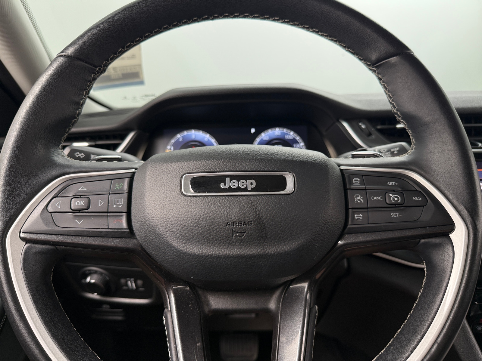 Thumbnail: 2022 Jeep Grand Cherokee L - 5