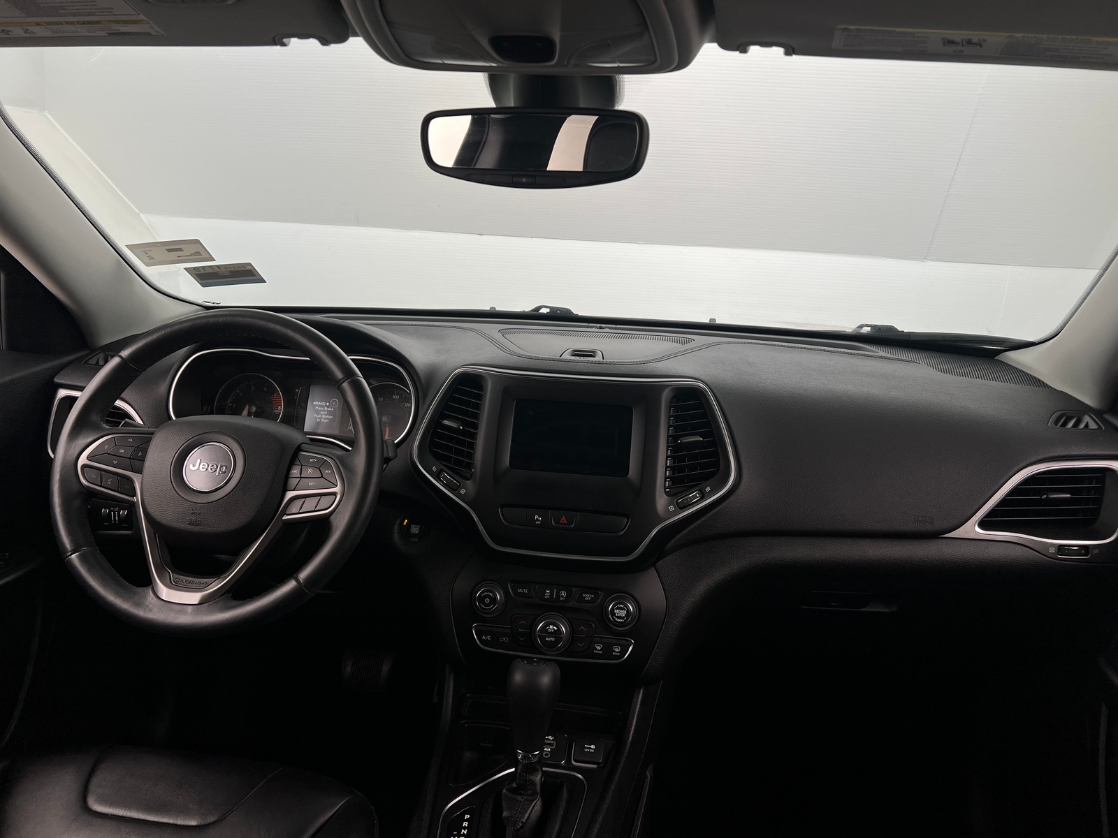 Thumbnail: 2019 Jeep Cherokee - 3