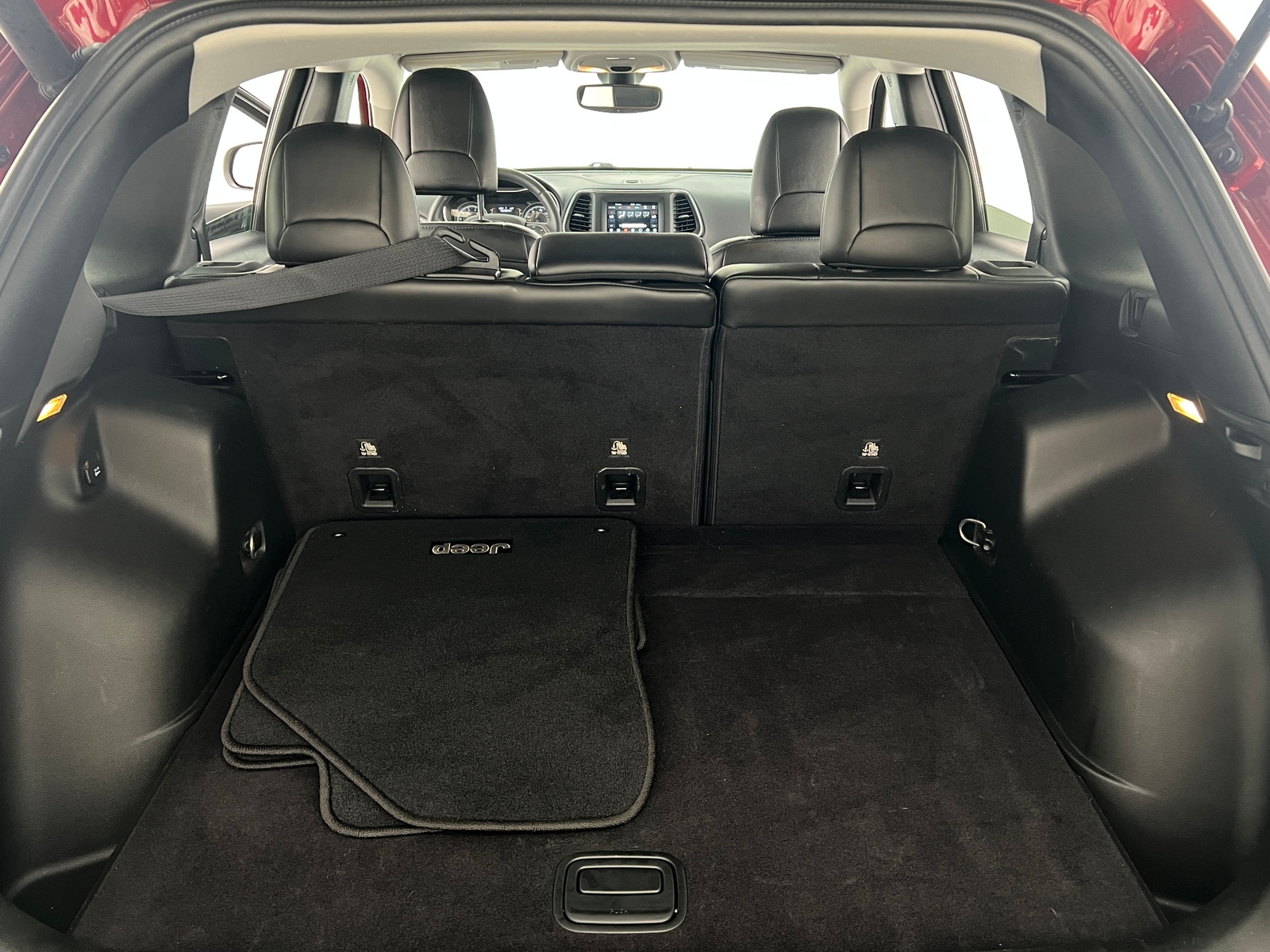 Thumbnail: 2019 Jeep Cherokee - 7