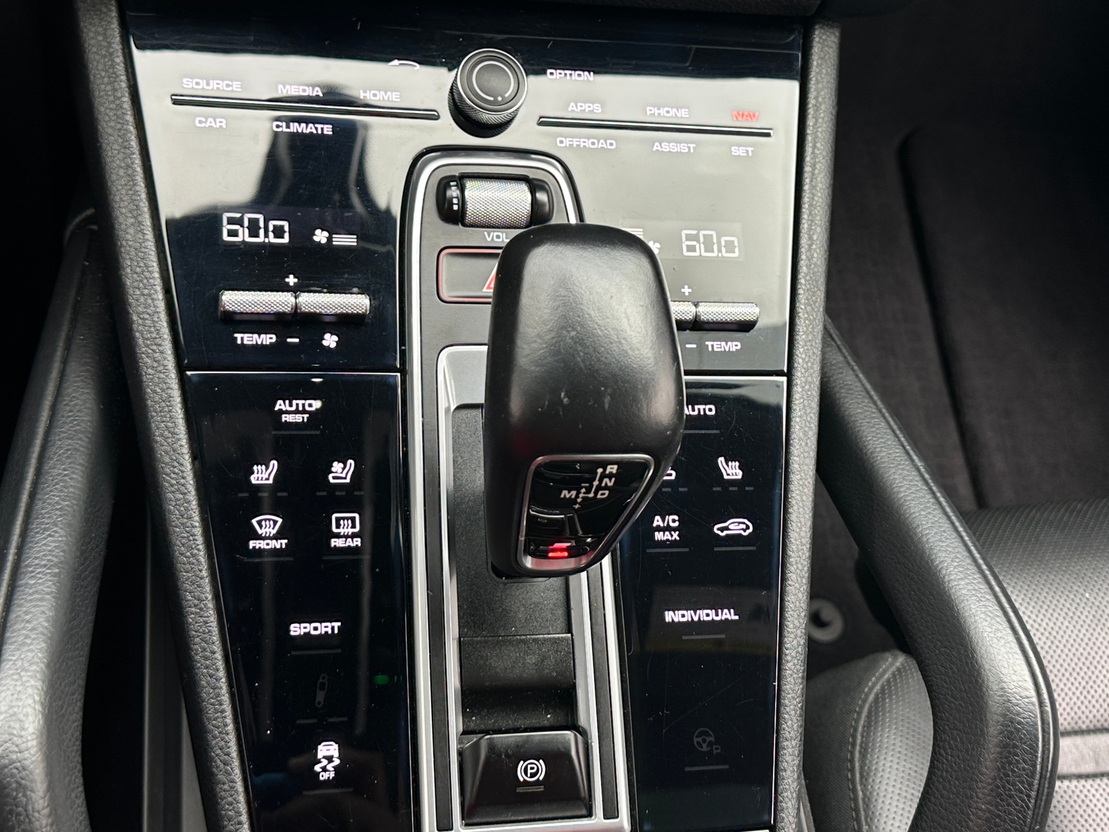 Thumbnail: 2019 Porsche Cayenne - 3