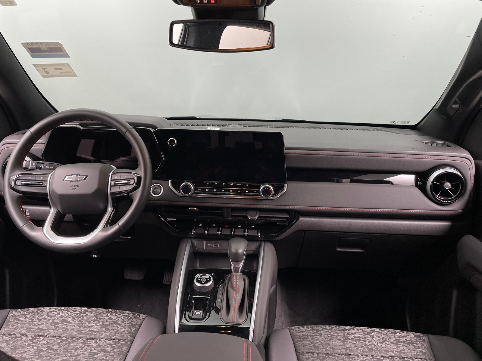 Thumbnail: 2024 Chevrolet Colorado - 3