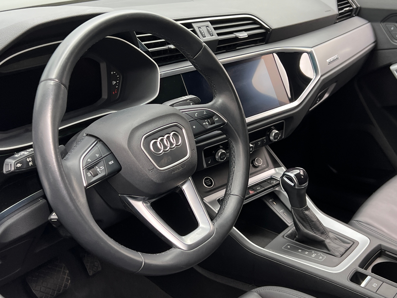 Thumbnail: 2022 Audi Q3 - 4
