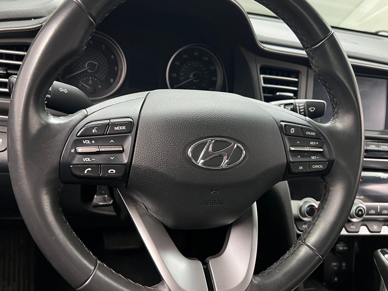 Thumbnail: 2020 Hyundai Elantra - 4
