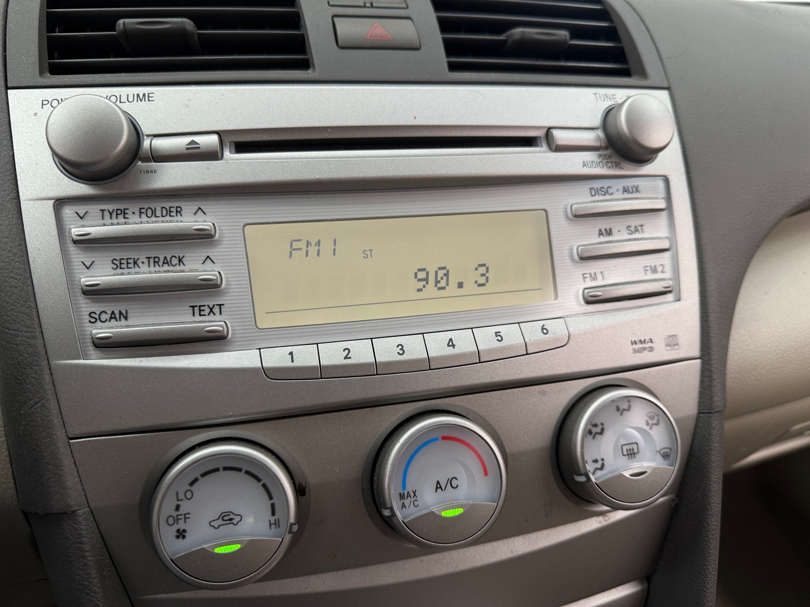 Thumbnail: 2011 Toyota Camry - 4