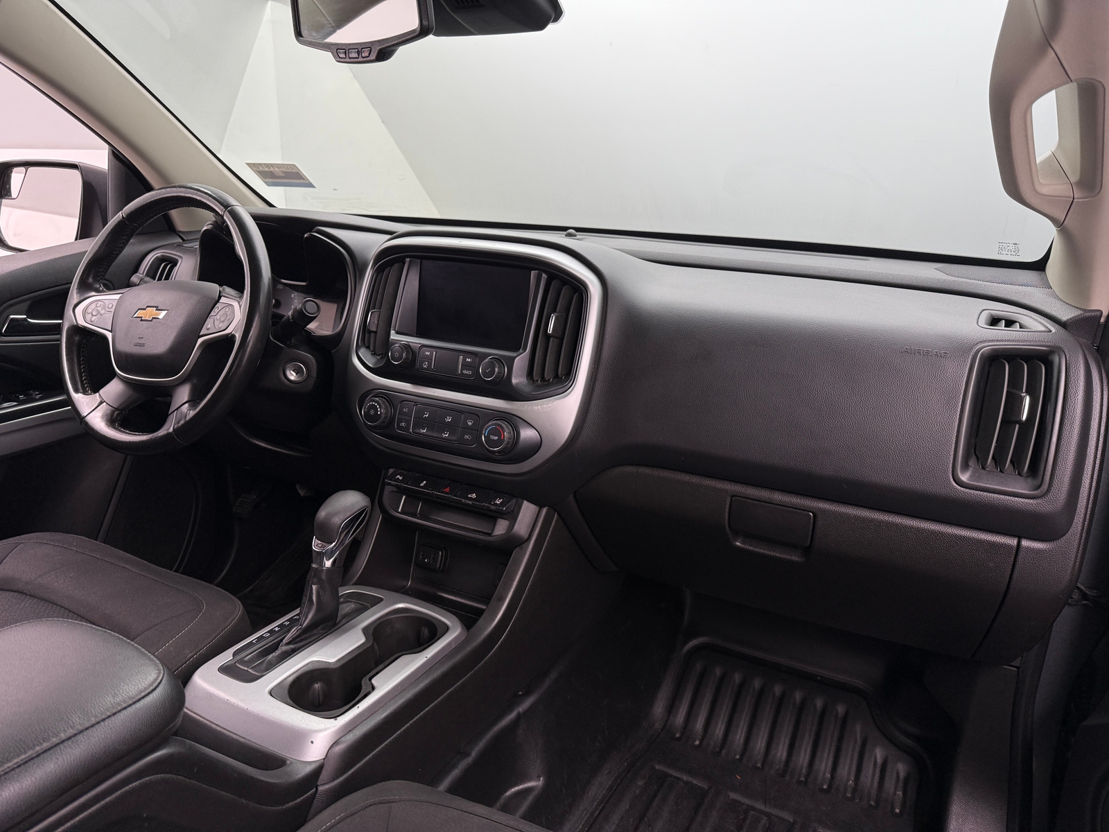 Thumbnail: 2022 Chevrolet Colorado - 3