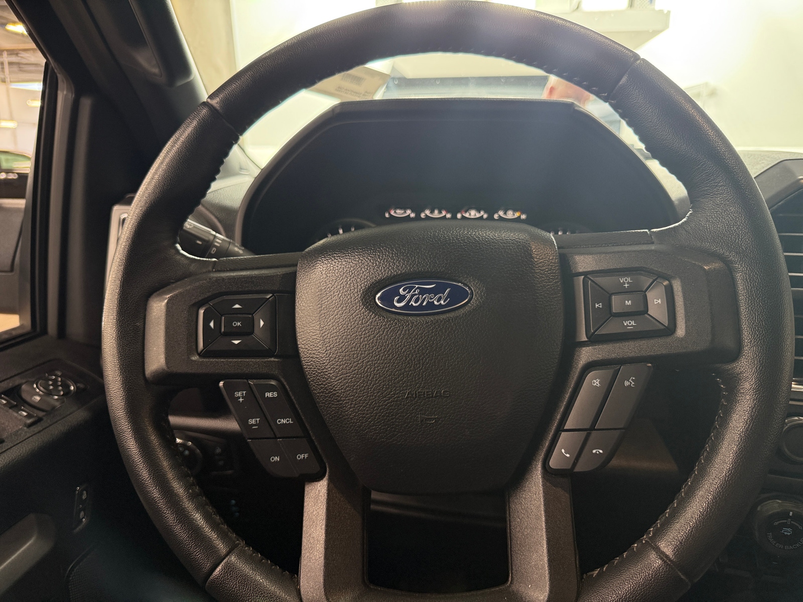 Thumbnail: 2020 Ford Econoline - 5
