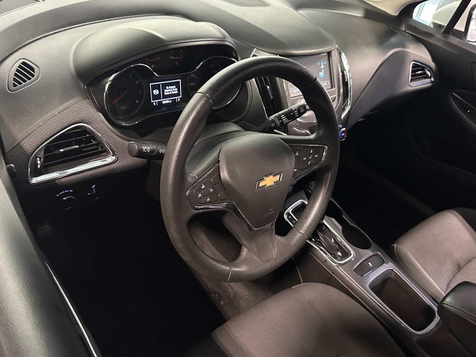 Thumbnail: 2018 Chevrolet Cruze - 3