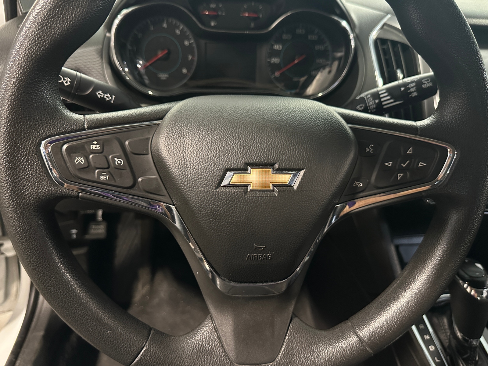 Thumbnail: 2018 Chevrolet Cruze - 5