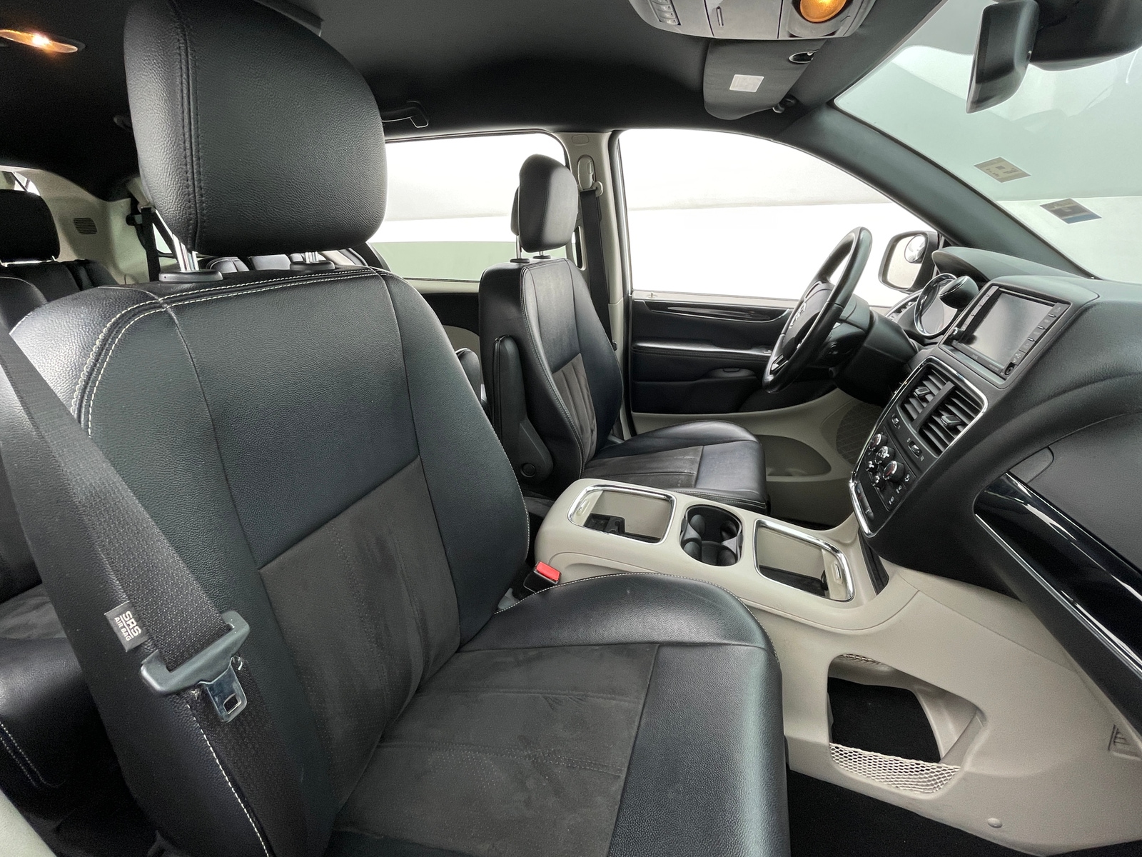 Thumbnail: 2019 Dodge Grand Caravan - 2