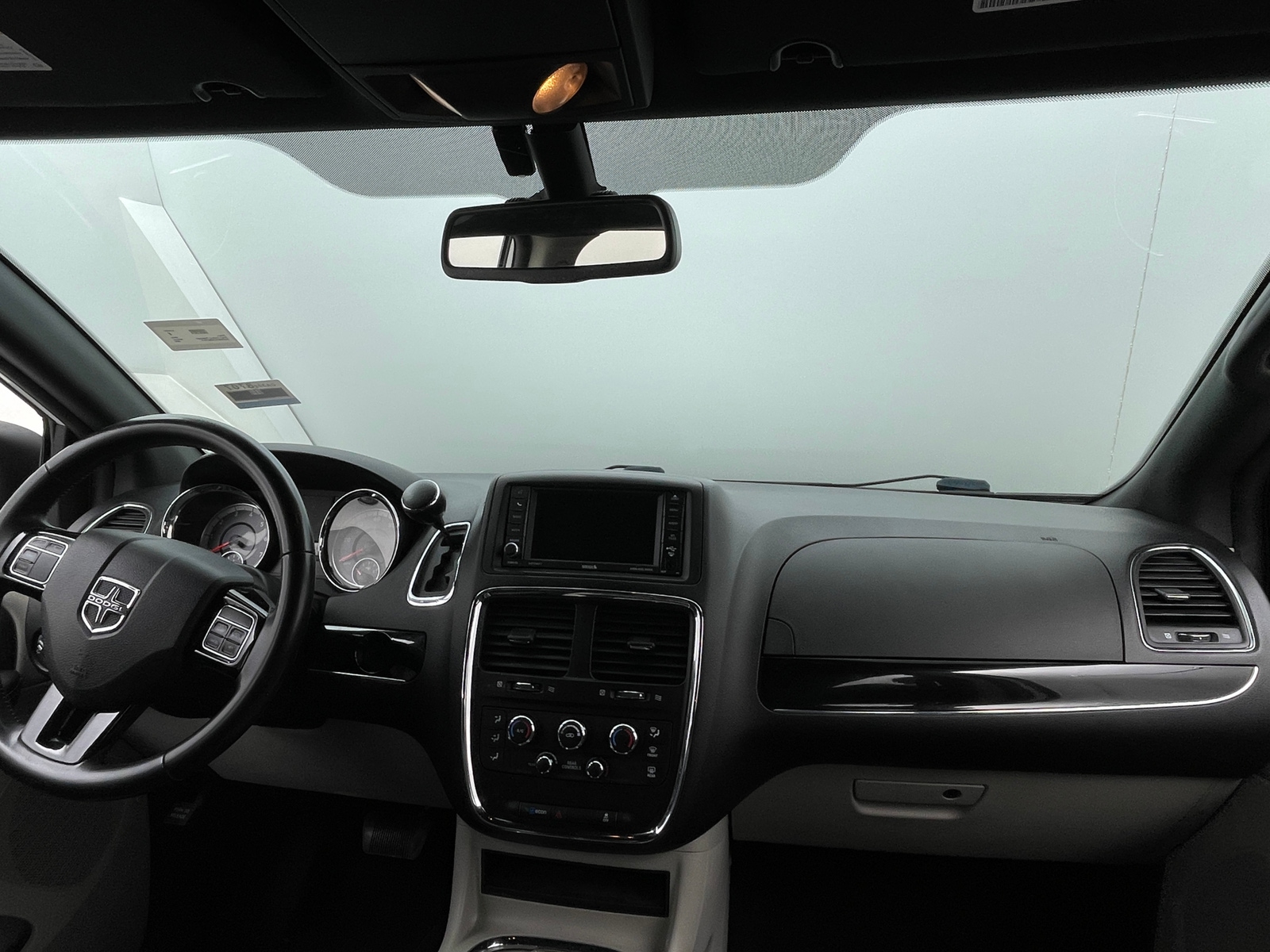 Thumbnail: 2019 Dodge Grand Caravan - 3