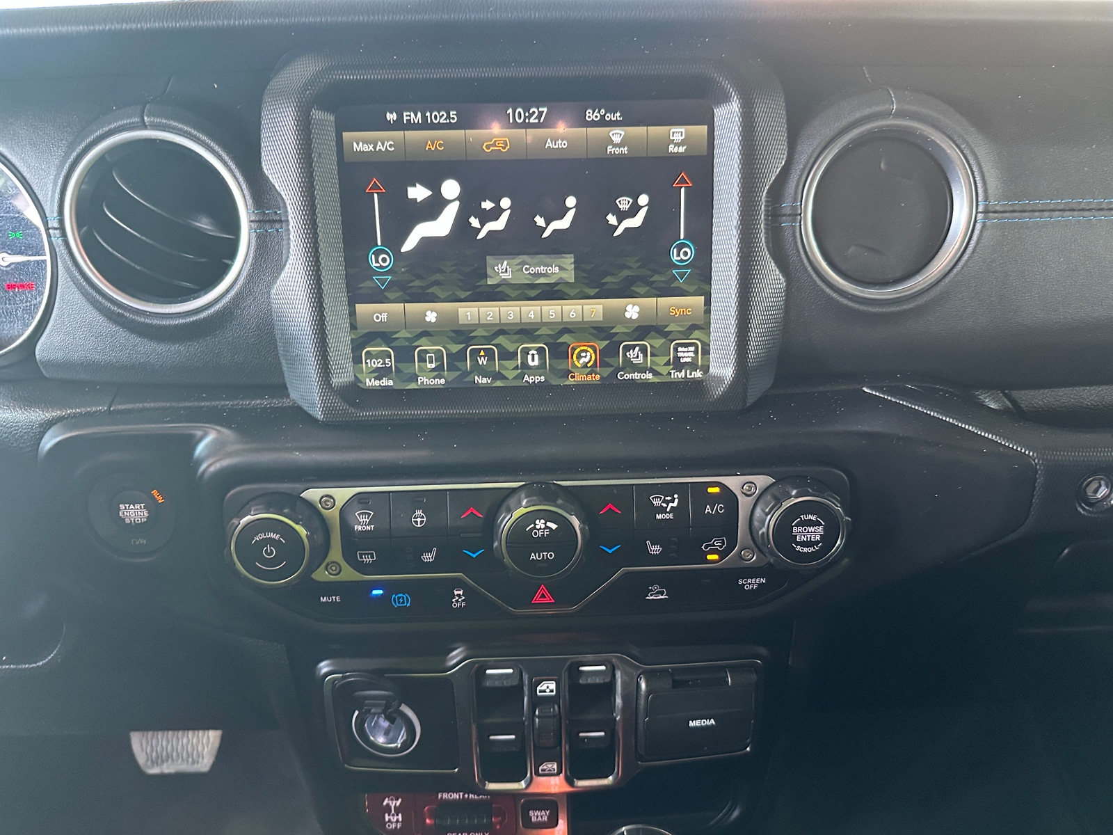 Thumbnail: 2022 Jeep Wrangler - 3