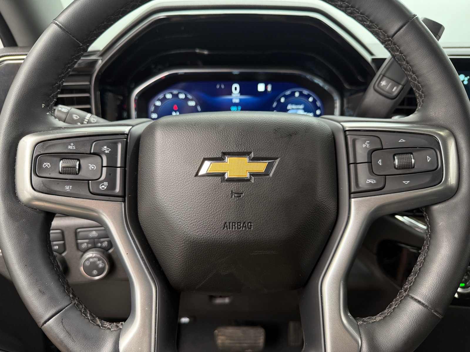 Thumbnail: 2023 Chevrolet Silverado 1500 - 5
