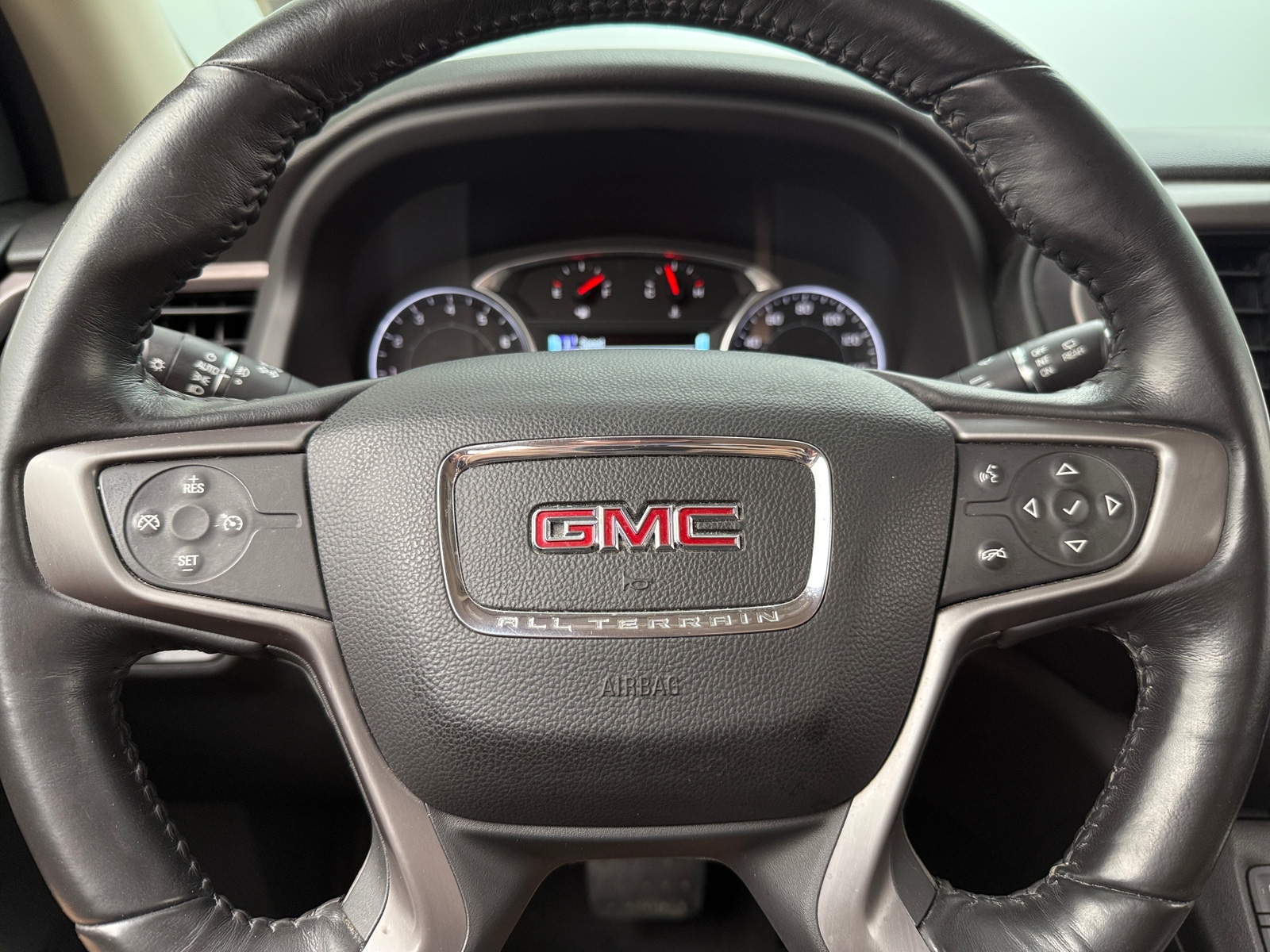 Thumbnail: 2017 GMC Acadia - 4